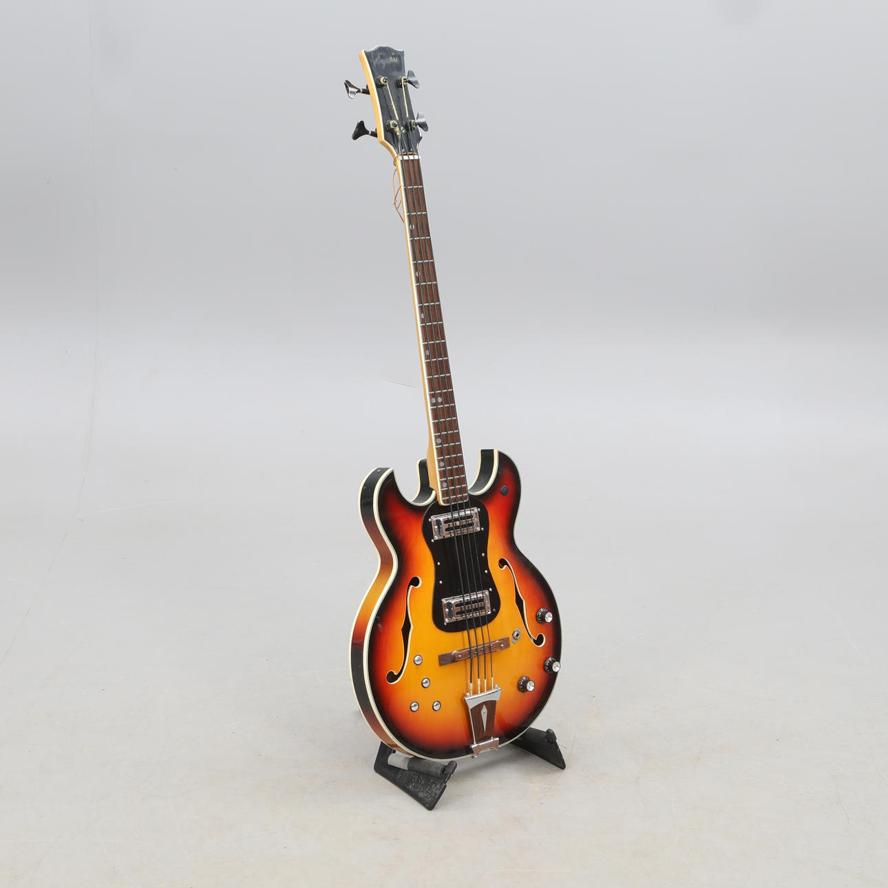 BAJO, Angelica, Japón.