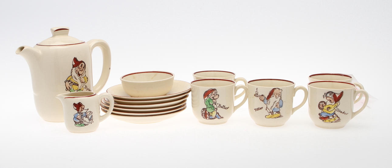 BARNSERVIS, 8 delar, flintgods, "Walt Disney", Rörstrand.