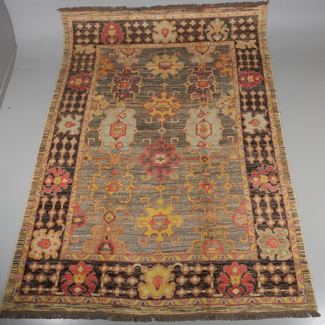 CARPET Ushak/Sultanabad 421 x 330cm.