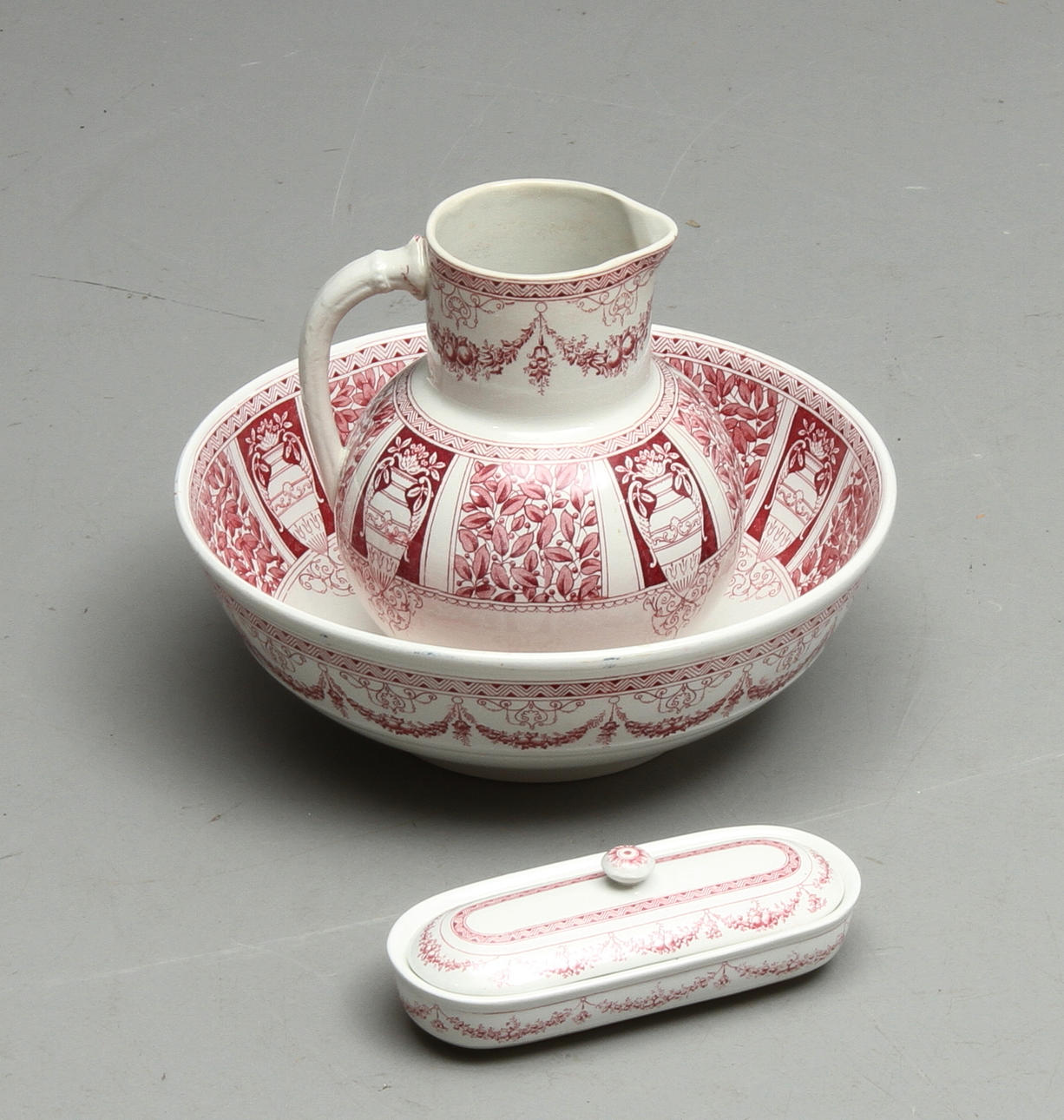 TVÄTTSERVIS, 3 delar, flintgods, "Como", Gustavsberg. 1900-talets början.