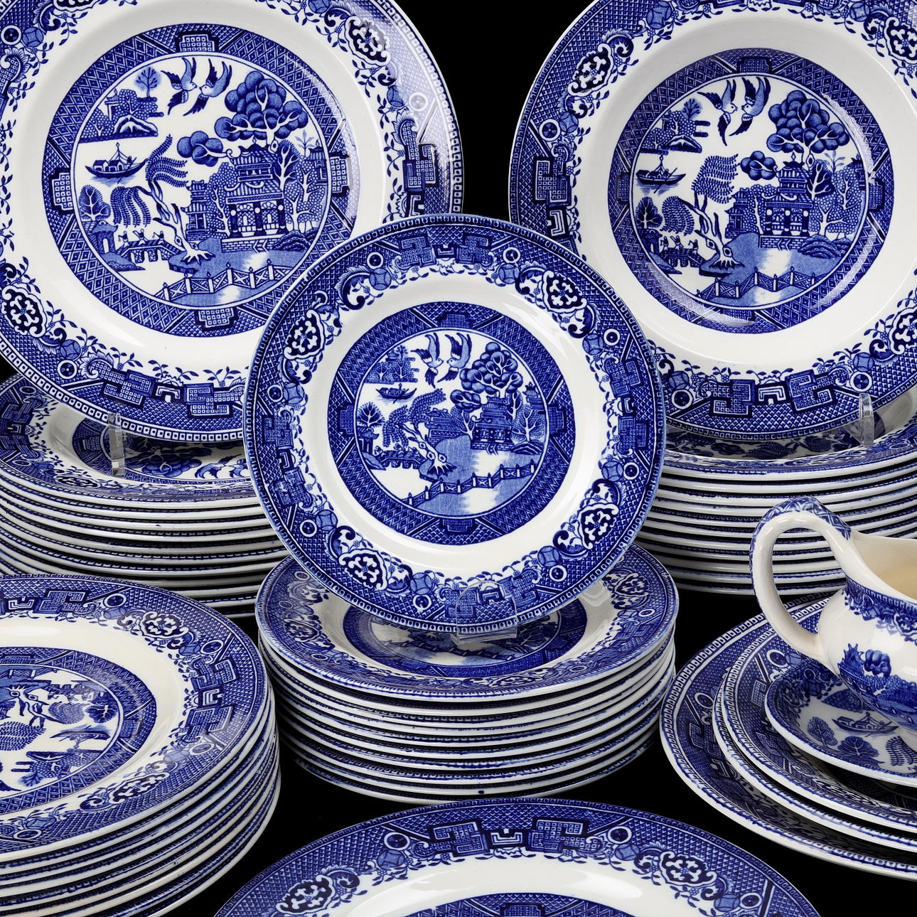 A 50-piece tableware set, “Washington Old Willow”, England, 20th century.