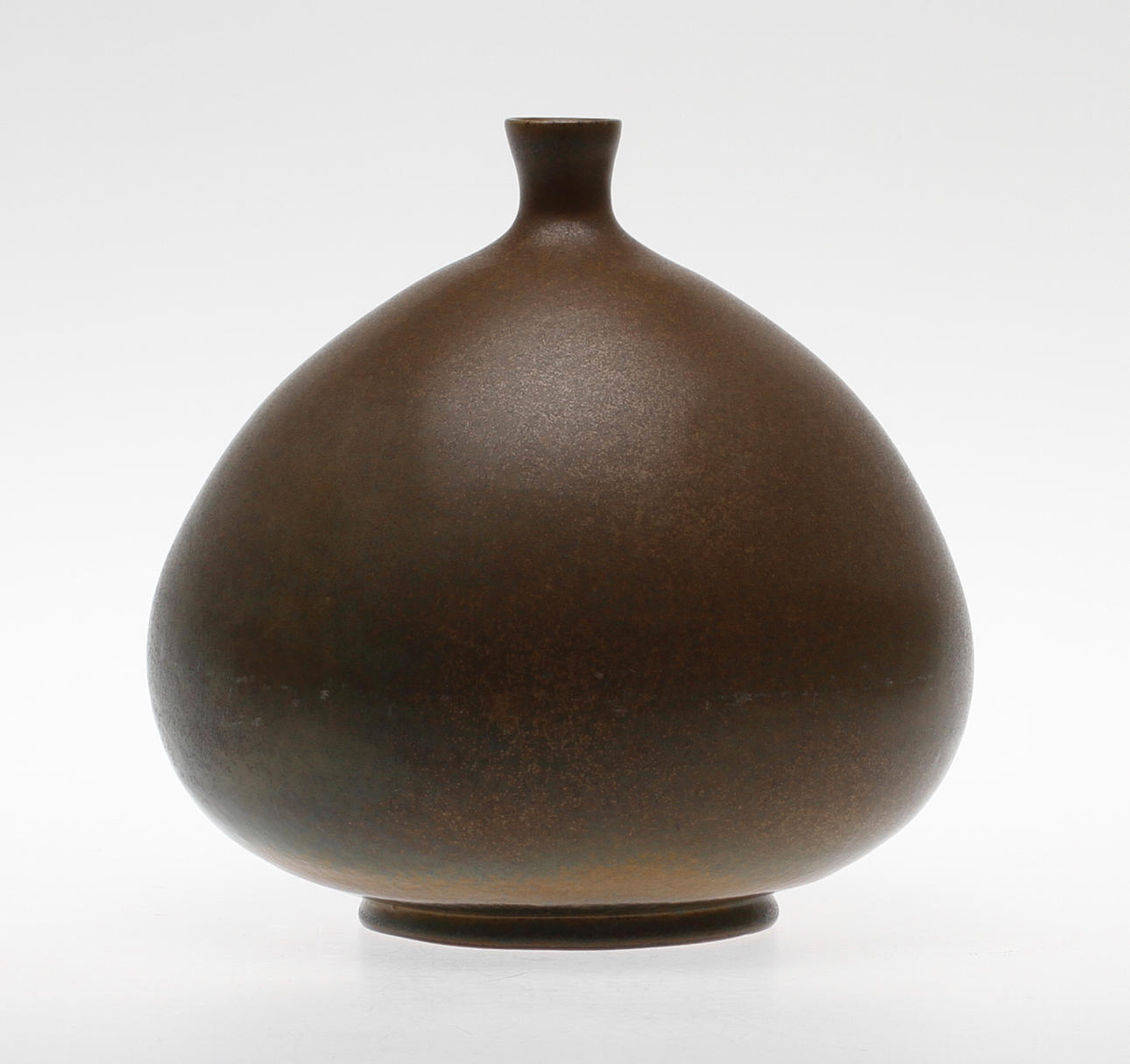 VAS, stengods, Åke Holm, brun glasyr.