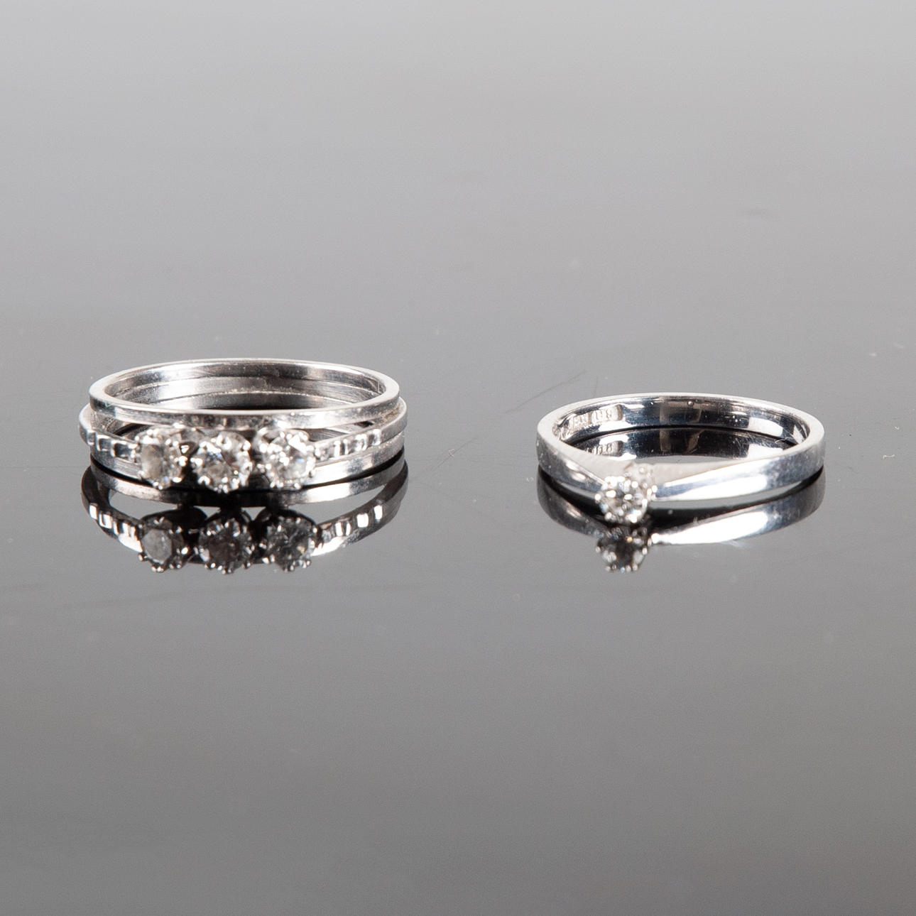 RING, 2 stk, 18 kt hvidguld, 3.57 og 2.29 g.