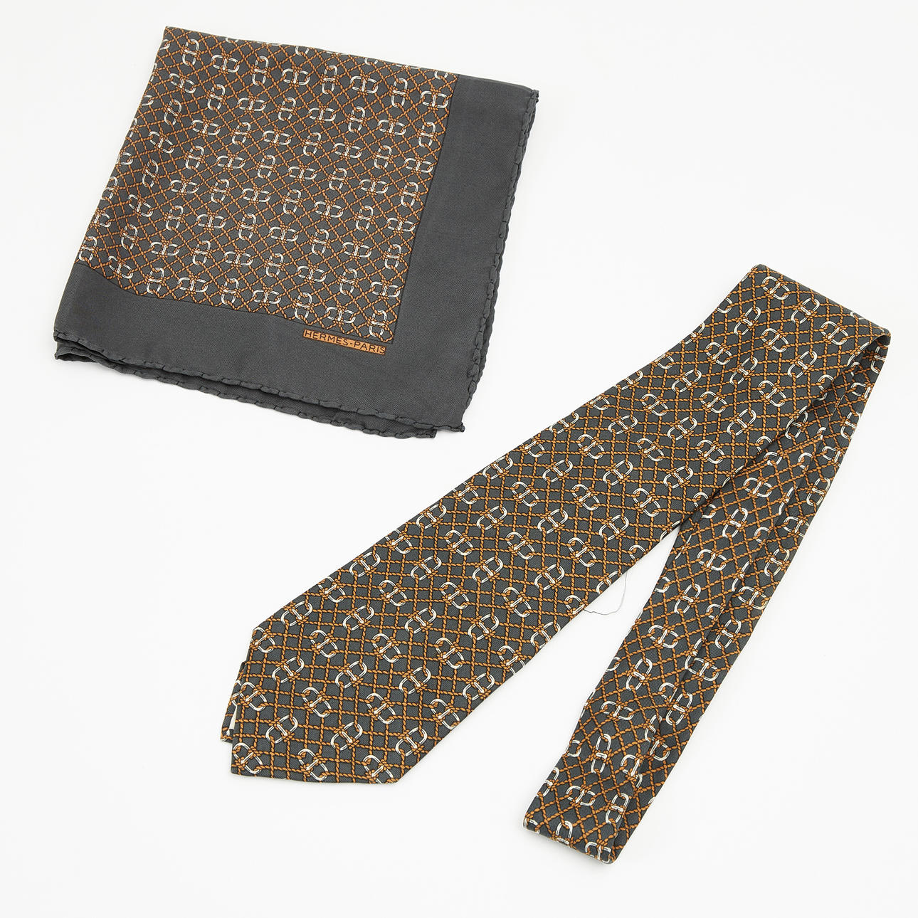 HERMÈS, Krawatte und Taschentuch/Einstecktuch.