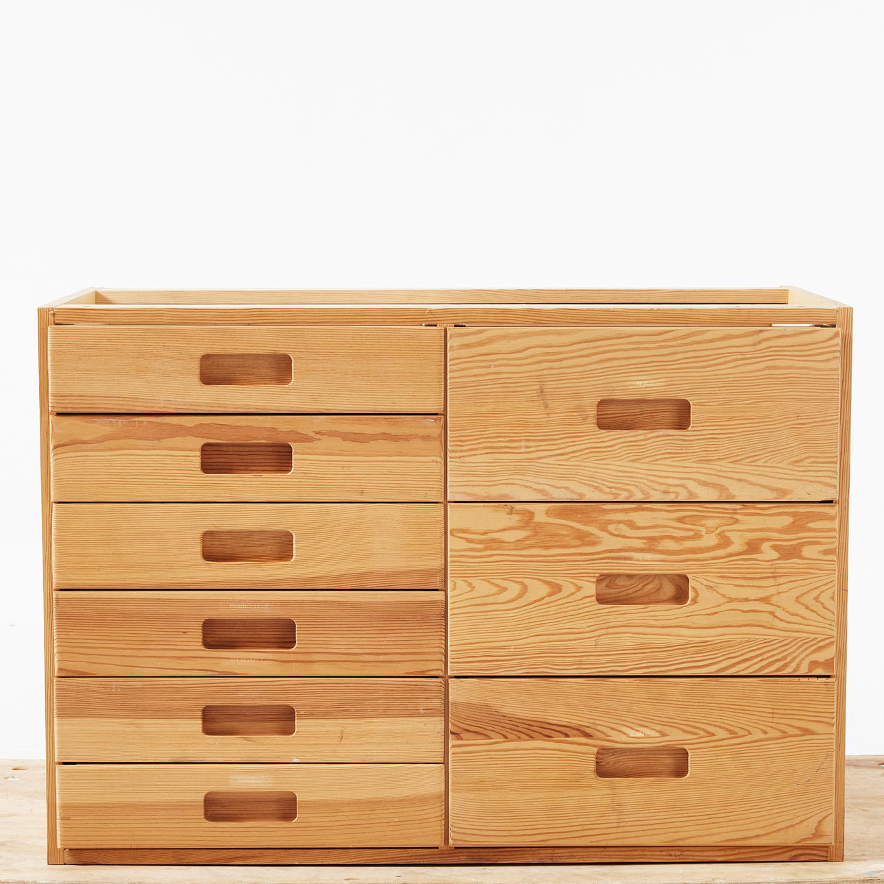 HURTS, eine Kiefer „Ivar/Uffe“, Ikea, 1980er.