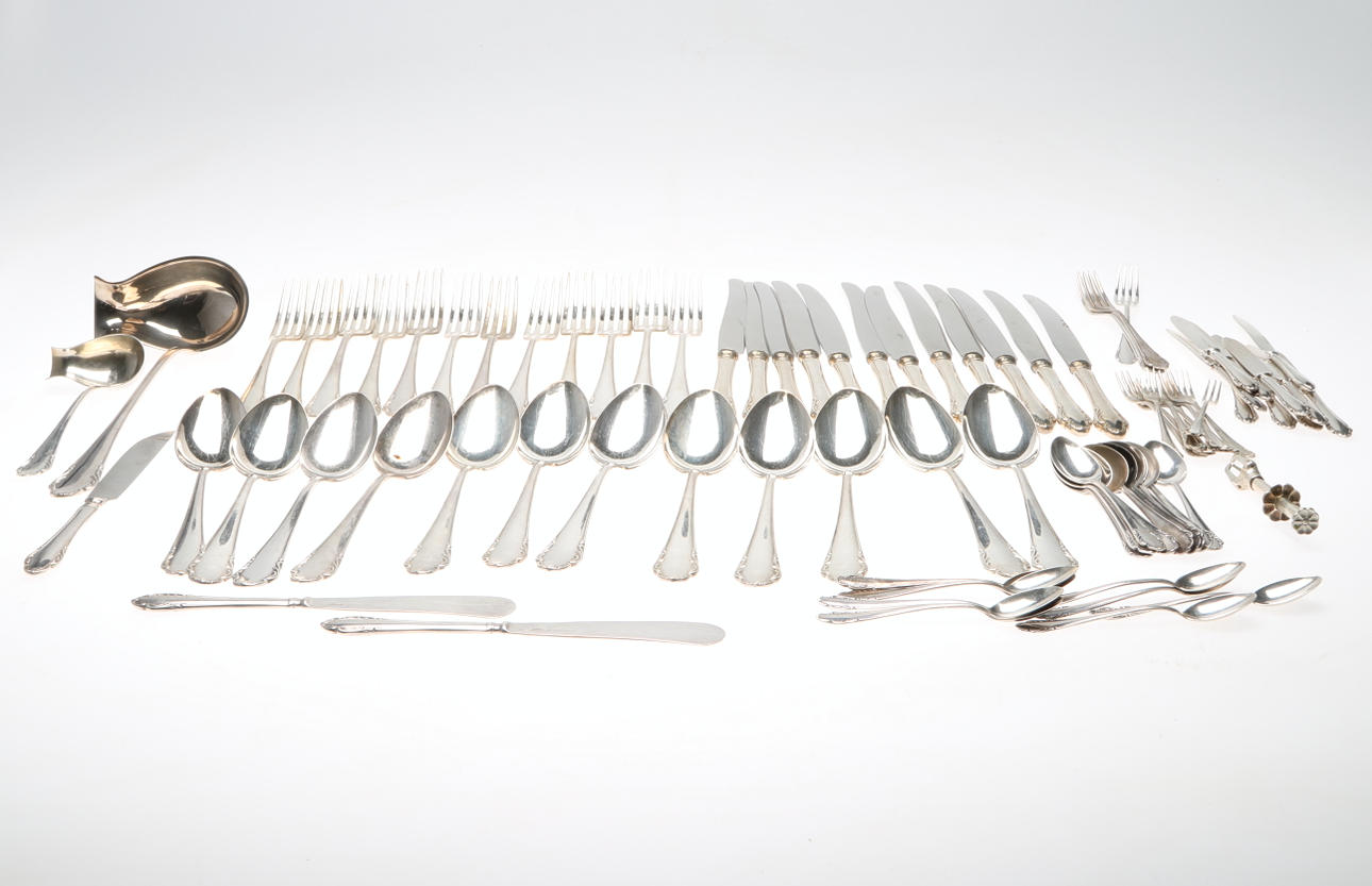 NYSILVERBESTICK m m, 71 delar, modell "Haga", 1900-talets senare hälft.