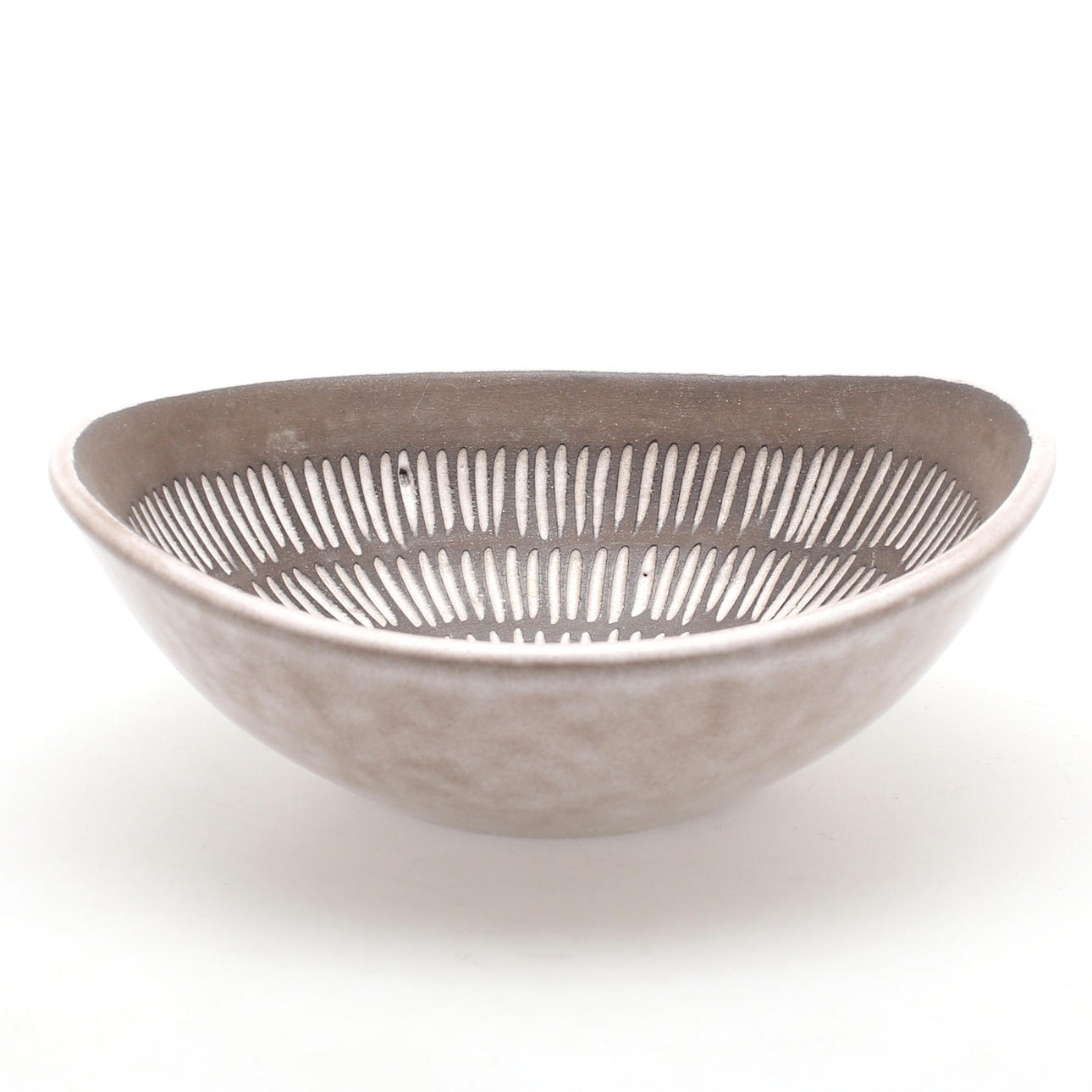 SKÅL, "Negro", Ingrid Atterberg, ur kollektionen Ekeby Verkstad, Upsala-Ekeby, keramik, omkring 1900-talets mitt.