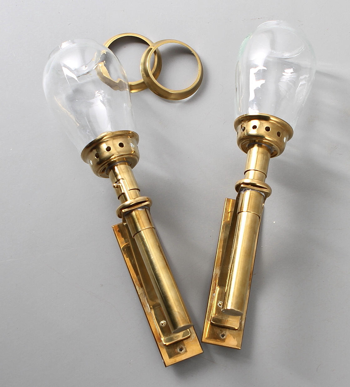 VÄGGLYKTOR, 1 par, mässing och glas, Danmark.