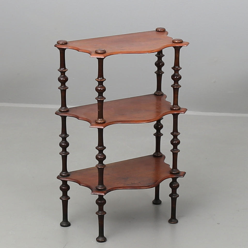 ATENIENN, valnöt, ca 1900.