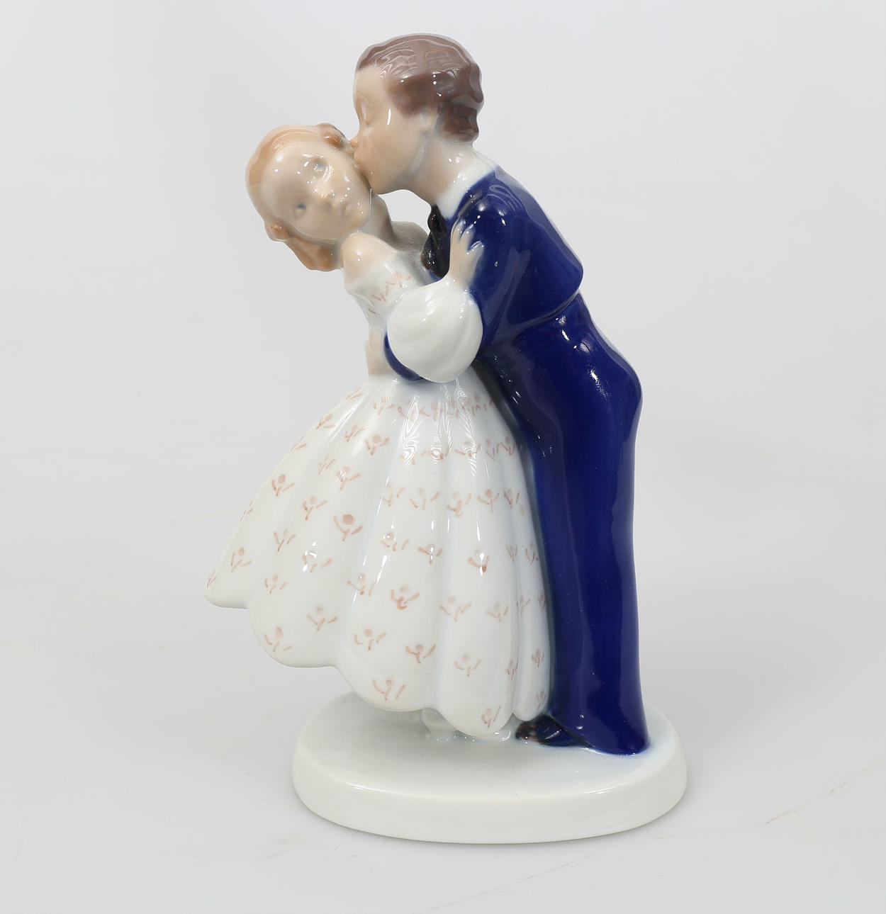 FIGURIN, porslin, ""Första kyssen", Bing & Gröndahl.