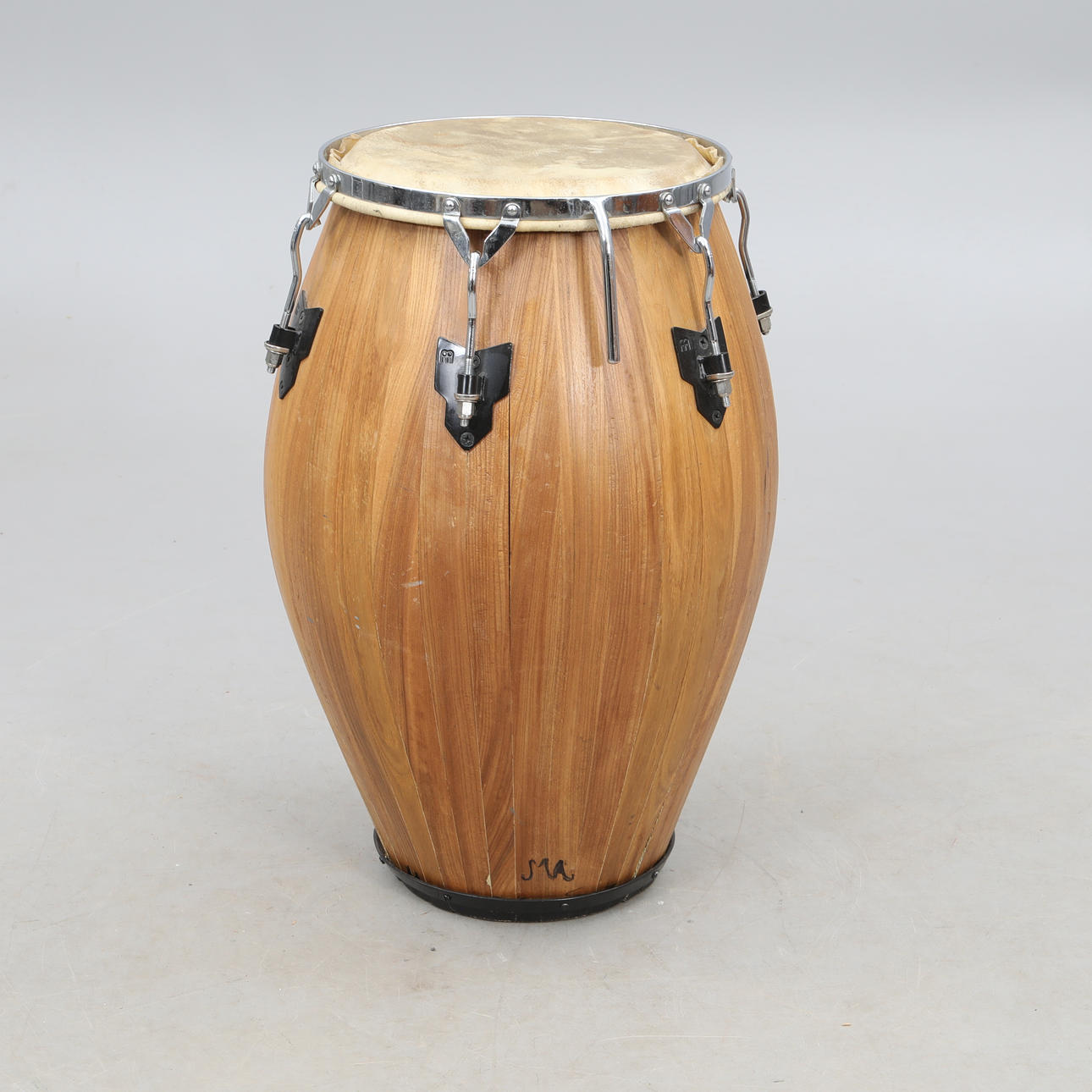 TAMBOR, madera/cuero/metal.