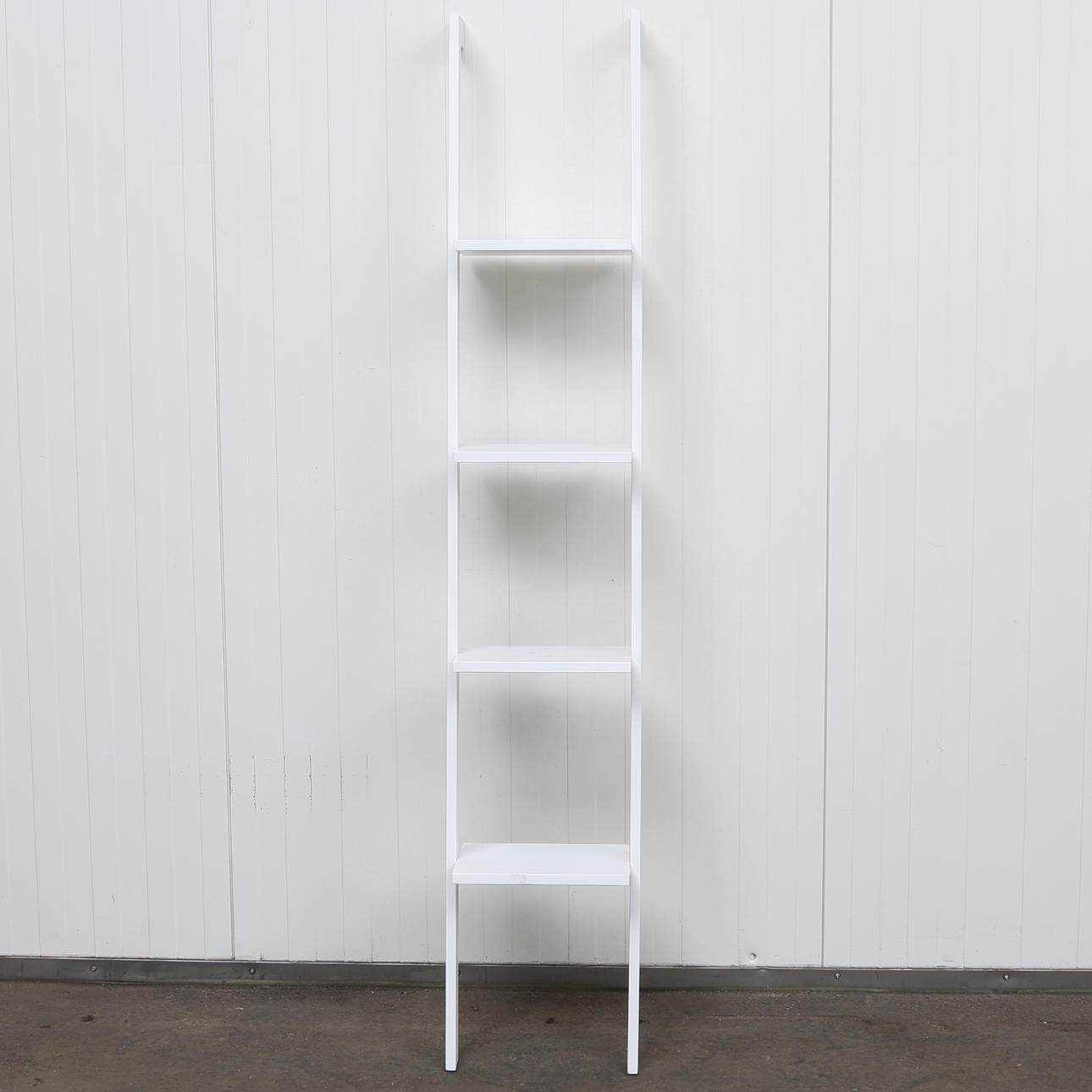 STEGHYLLA, vitmålat trä, IKEA, 1900-talets andra hälft.