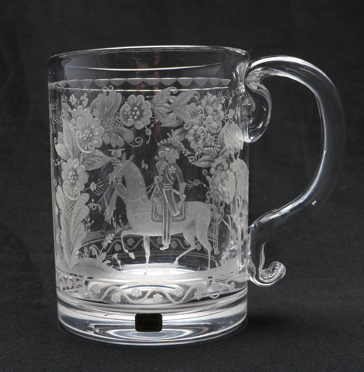 GLASSEJDEL, "Dalecarlia", graverad dekor, Vicke Lindstrand, Kosta, signerad.