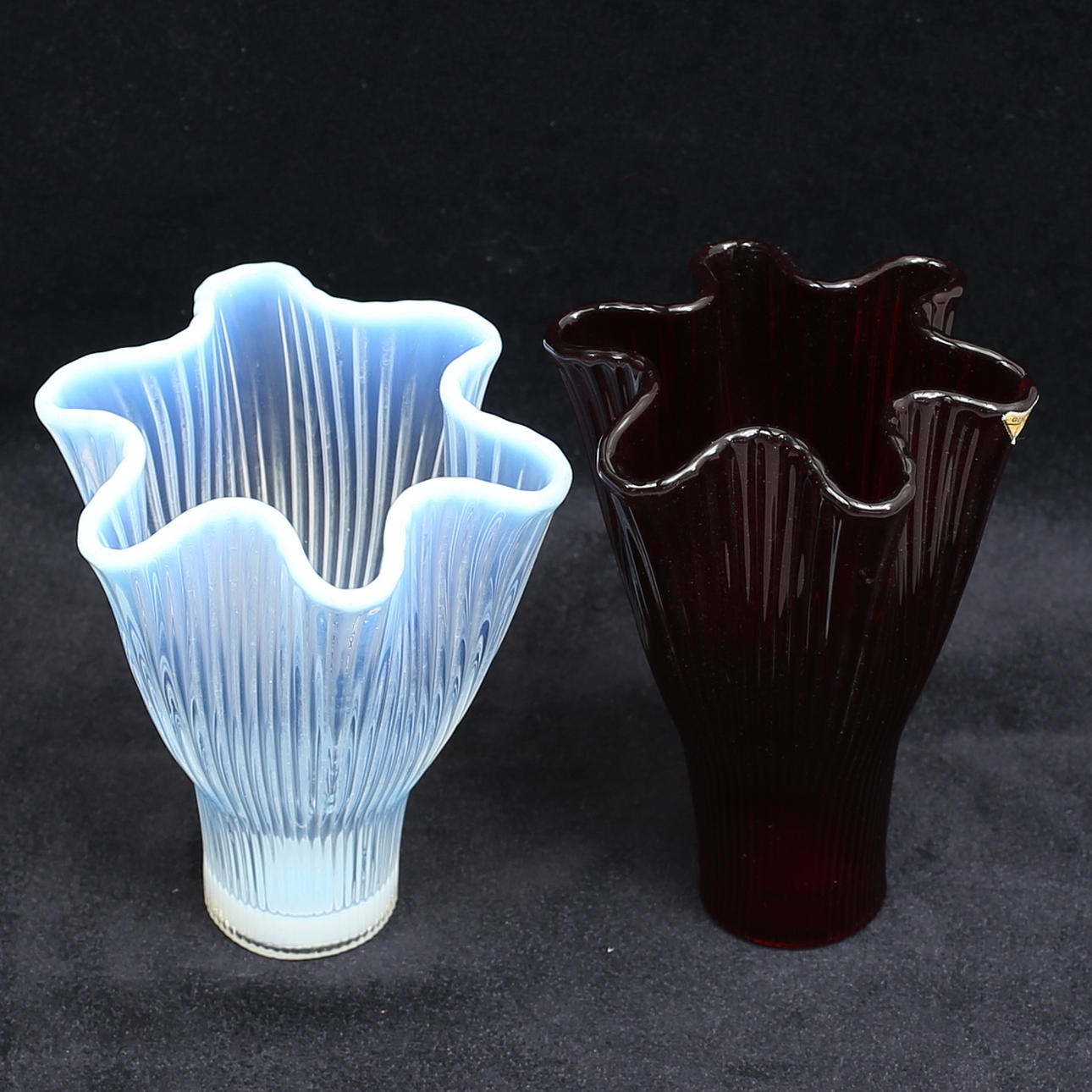 ARTHUR PERCY. Vaser, 2 st, "Reffla", Gullaskrufs glasbruk, 1950-tal.