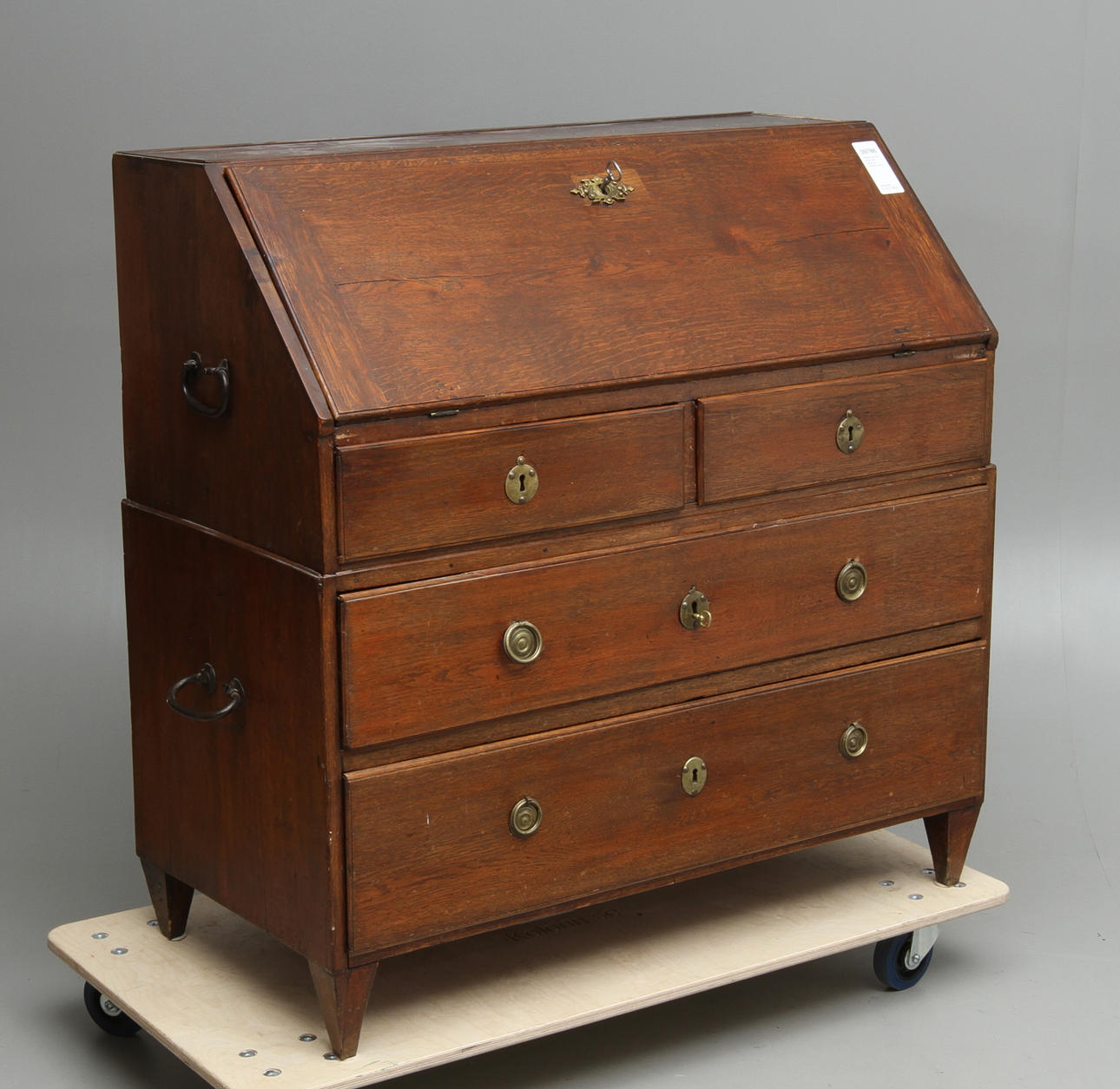 SNEDKLAFFSEKRETÄR, 2 delad, ek, omkring 1800.