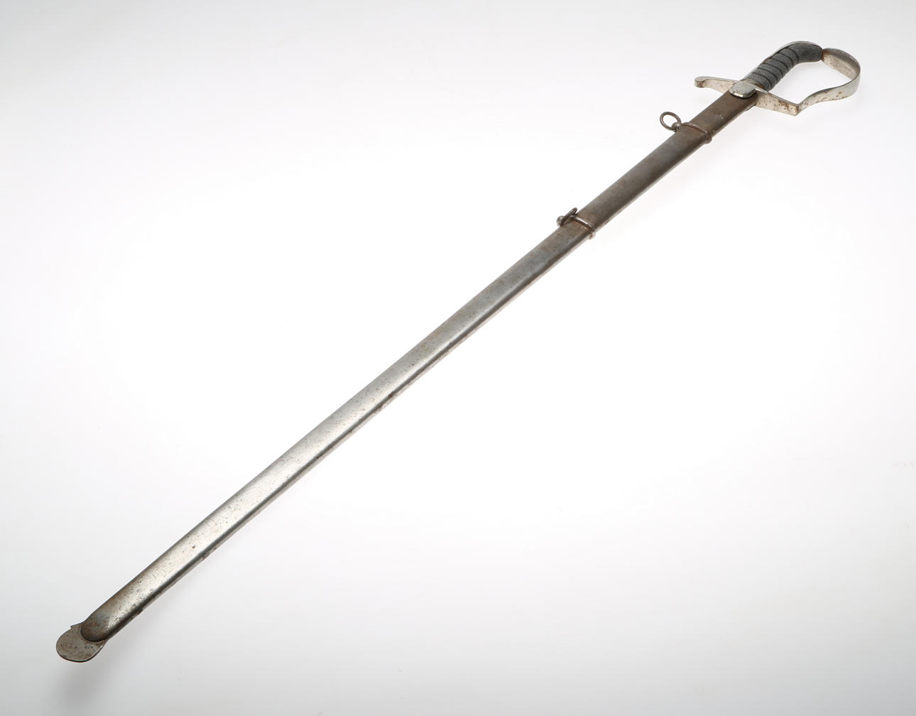 Sabel, möjligen Polissabel, med balja. 1800/1900-tal.