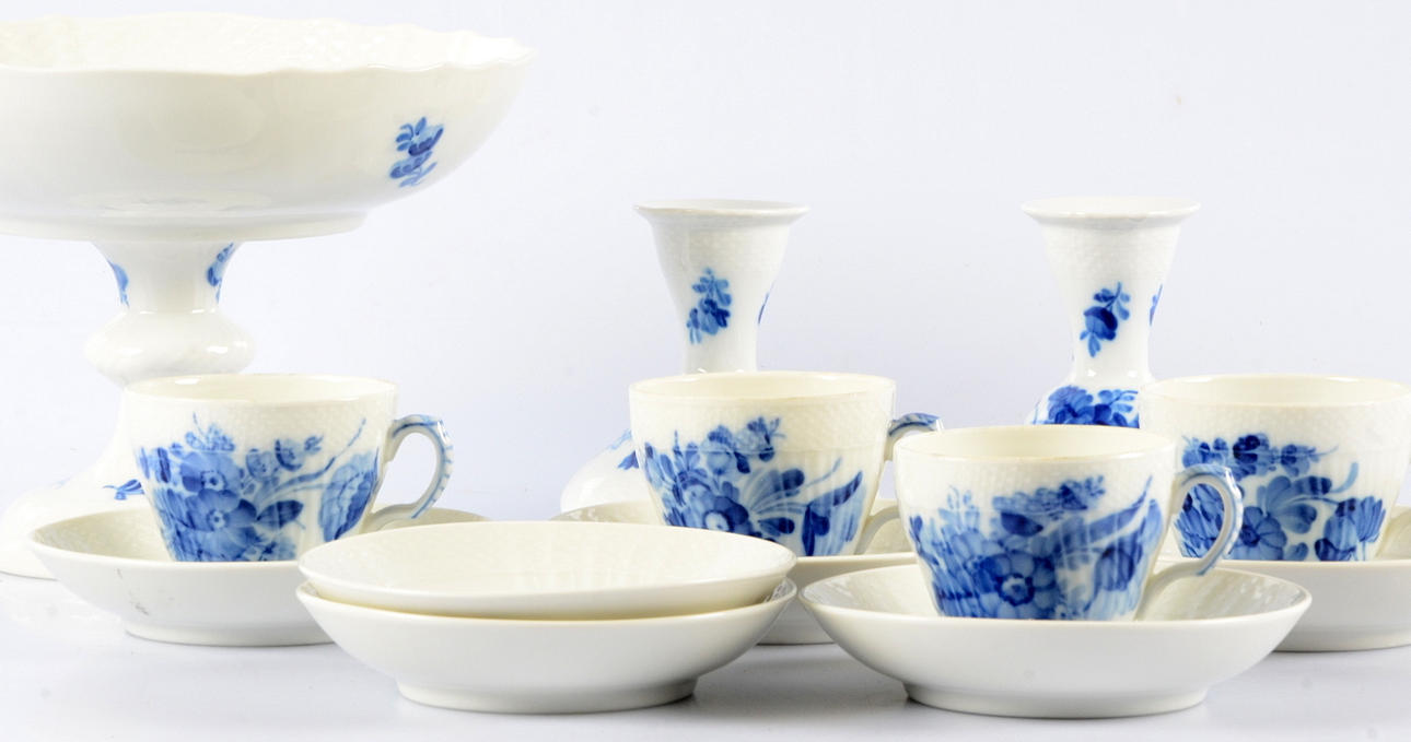 SERVISDELAR, 13 delar, porslin, "Blå blomster", Royal Copenhagen, Danmark.