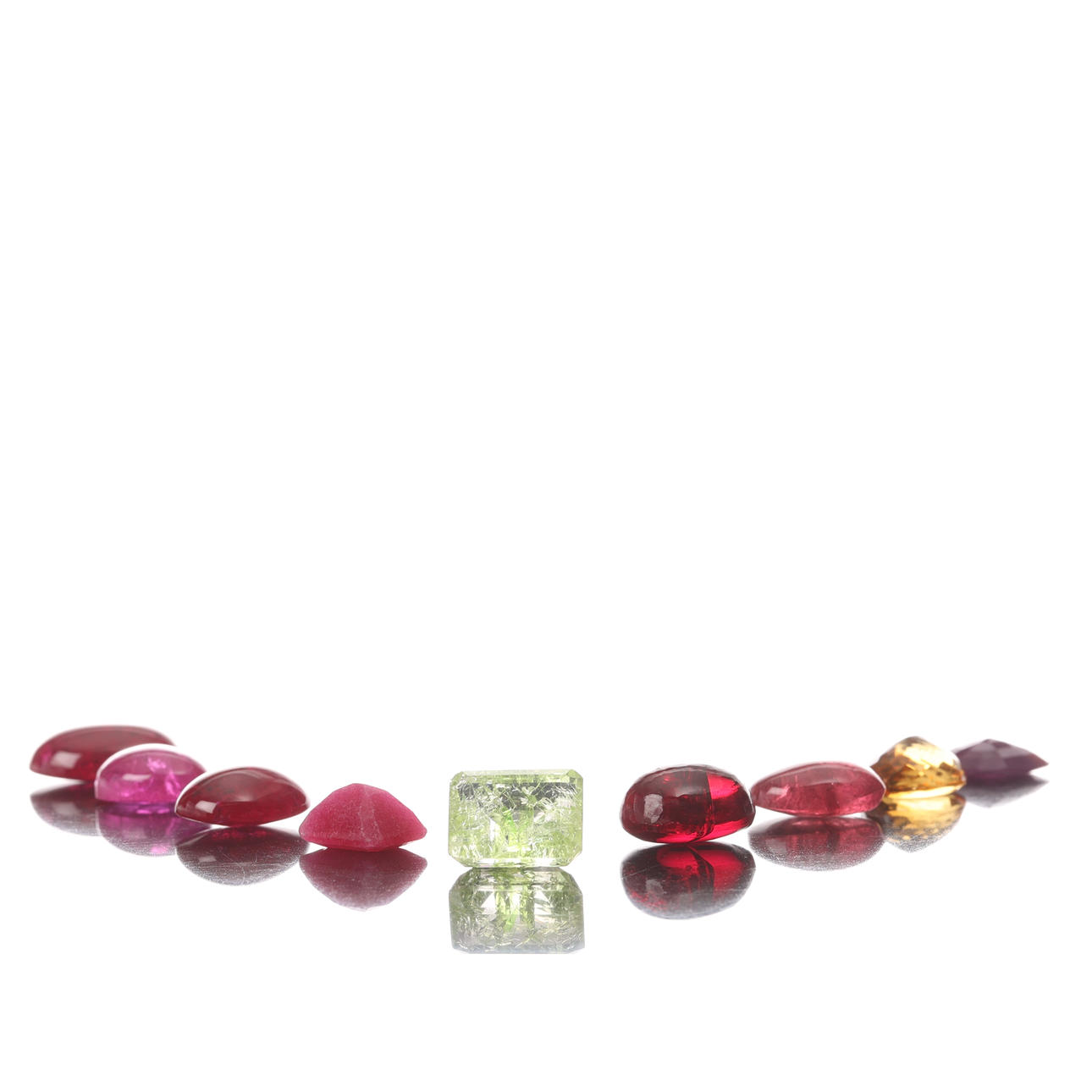 VIELE EDELSTEINE, 9 Stück, geschliffen.