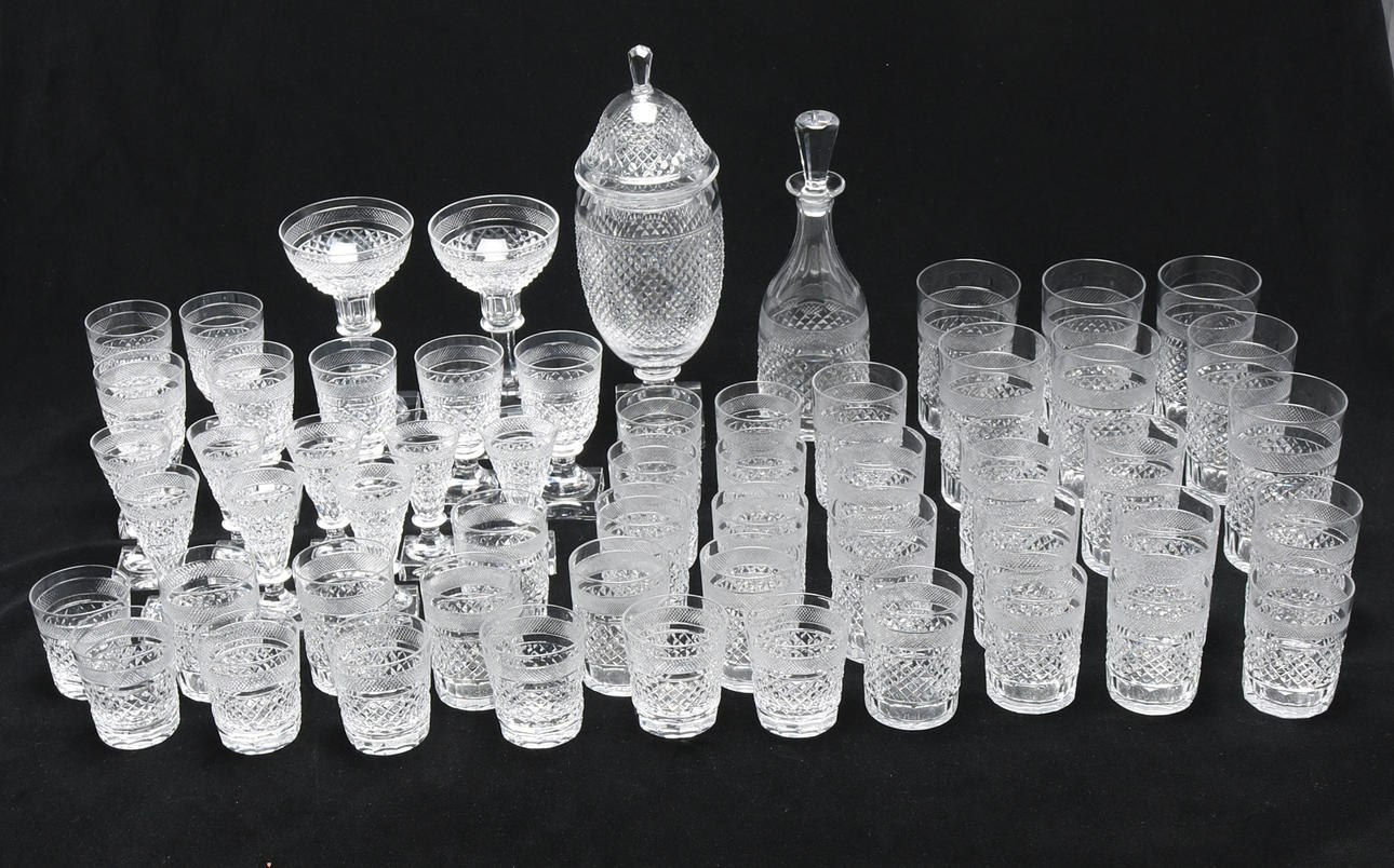 ELIS BERGH. Glasservis, 57 delar, "Kent", Kosta, 1900-tal.