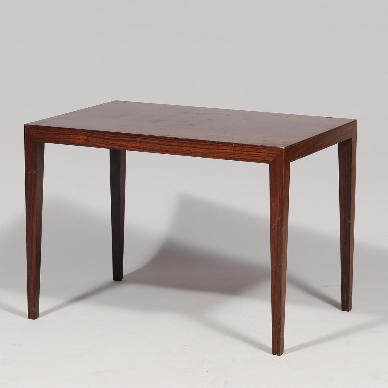 SEVERIN HANSEN. Soffbord - sidobord av palisander. Haslev möbler.