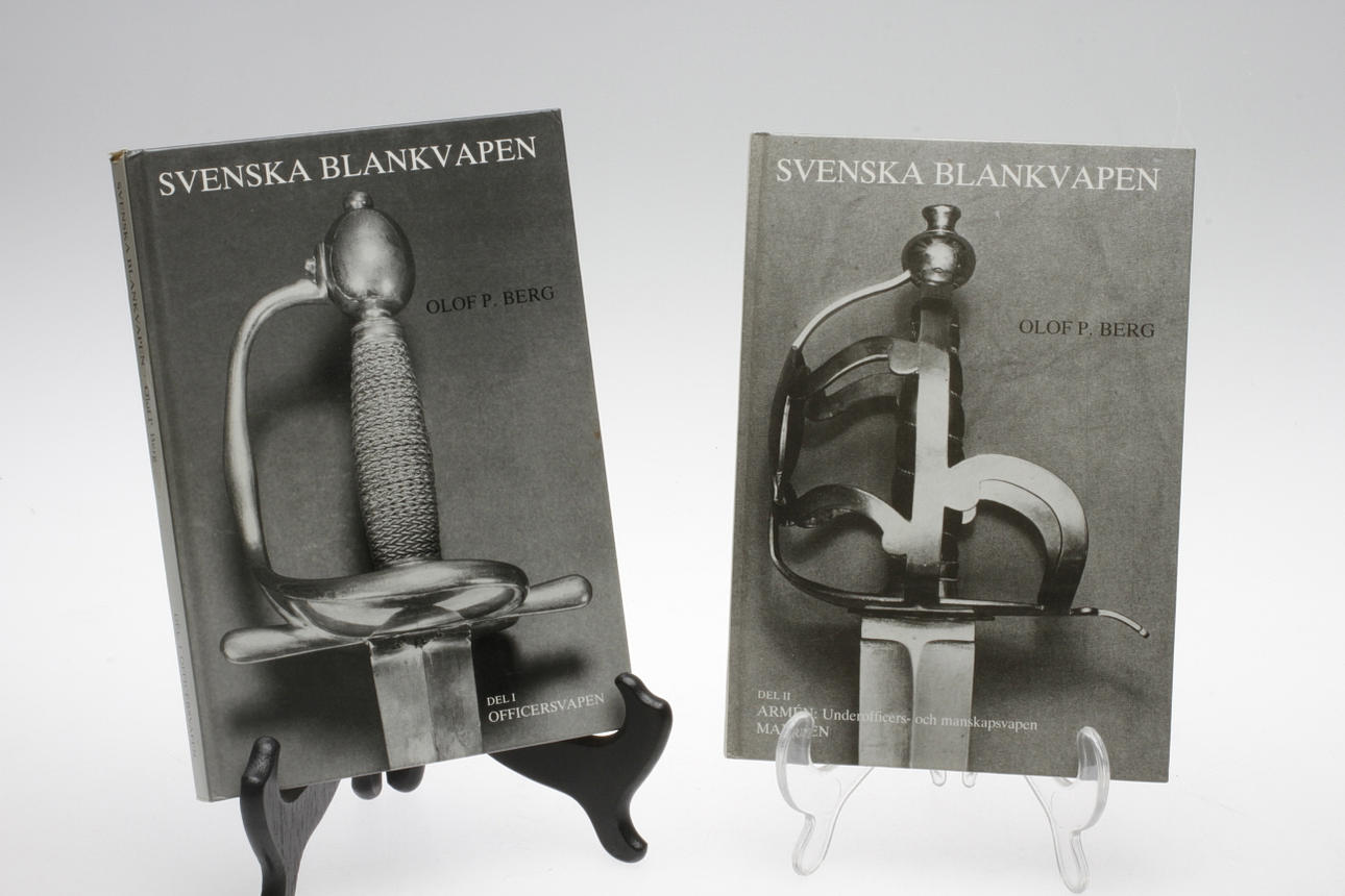 BÖCKER, 2 st, "Svenska Blankvapen", Olof P. Berg.