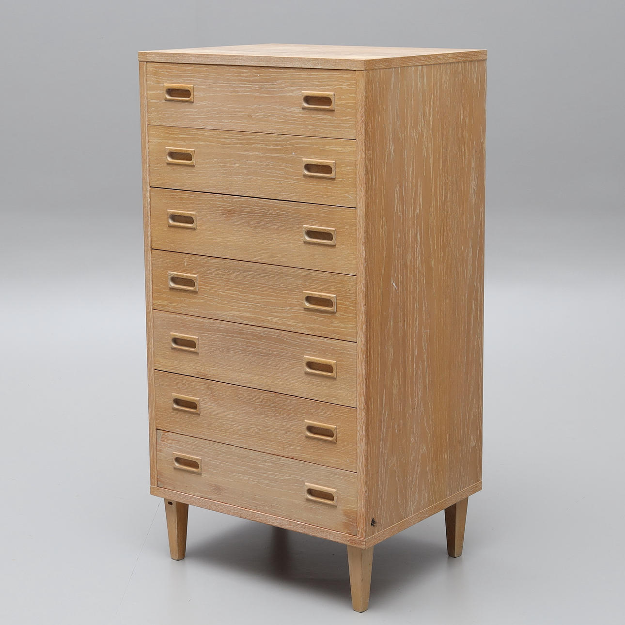 BYRÅ, String, kalkad ek, 7 lådor, etikettmärkt String.