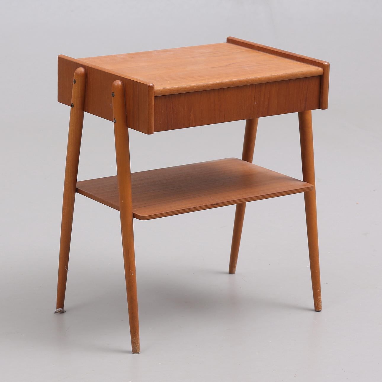 SÄNGBORD, teak, 1900-talets mitt.