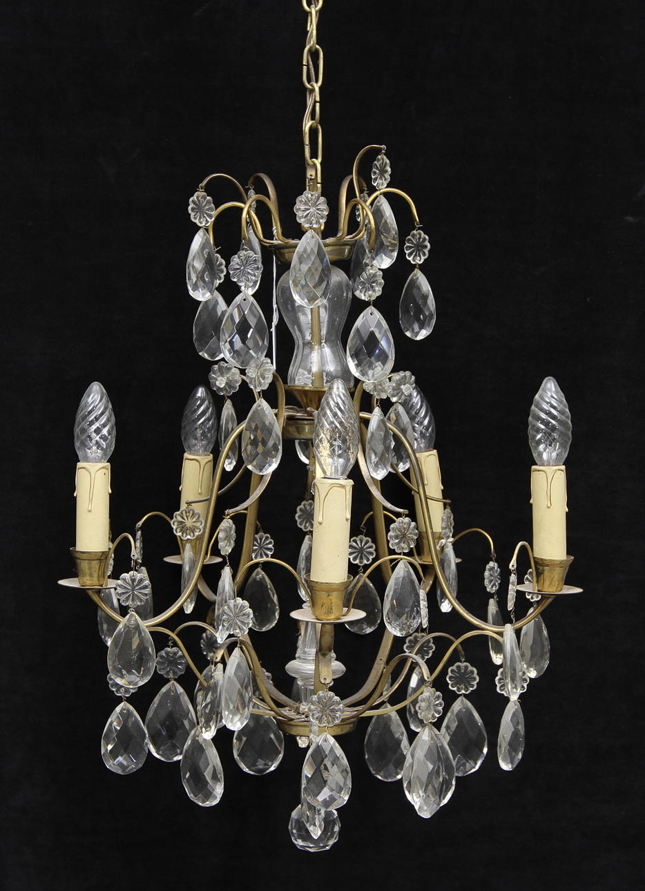 LJUSKRONA med prismor, rokokostil, 1900-tal.