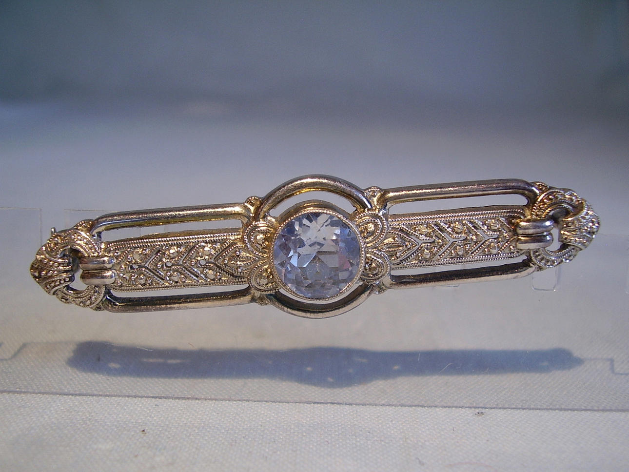 ART DECO BROSCH MED AKVAMARIN SPINELL I SILVER 935.