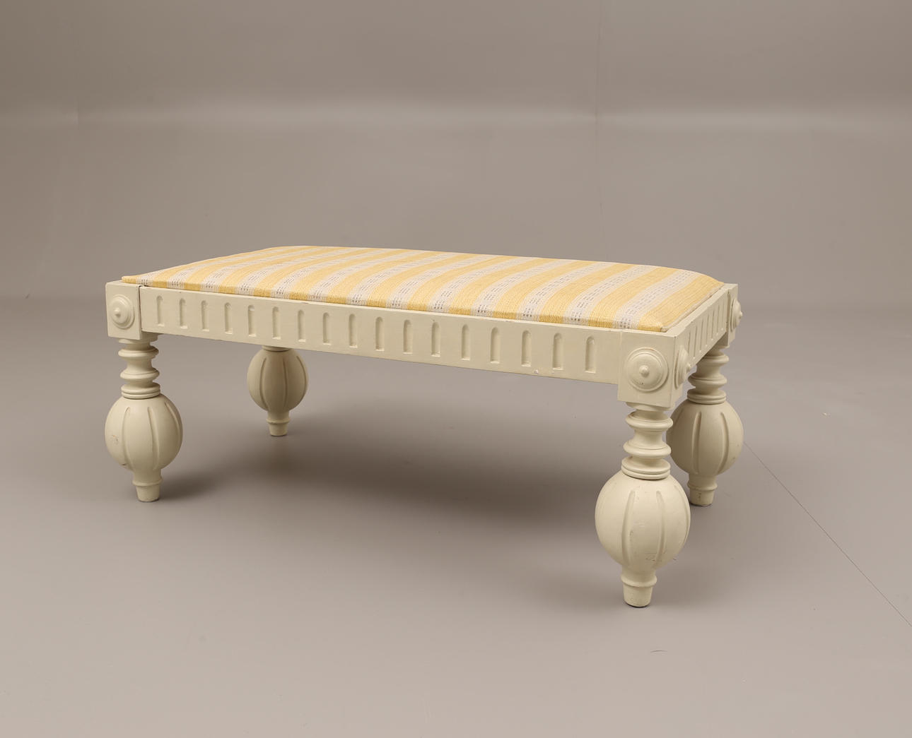 TABURETT, stoppat sits, 1900-talets första hälft.