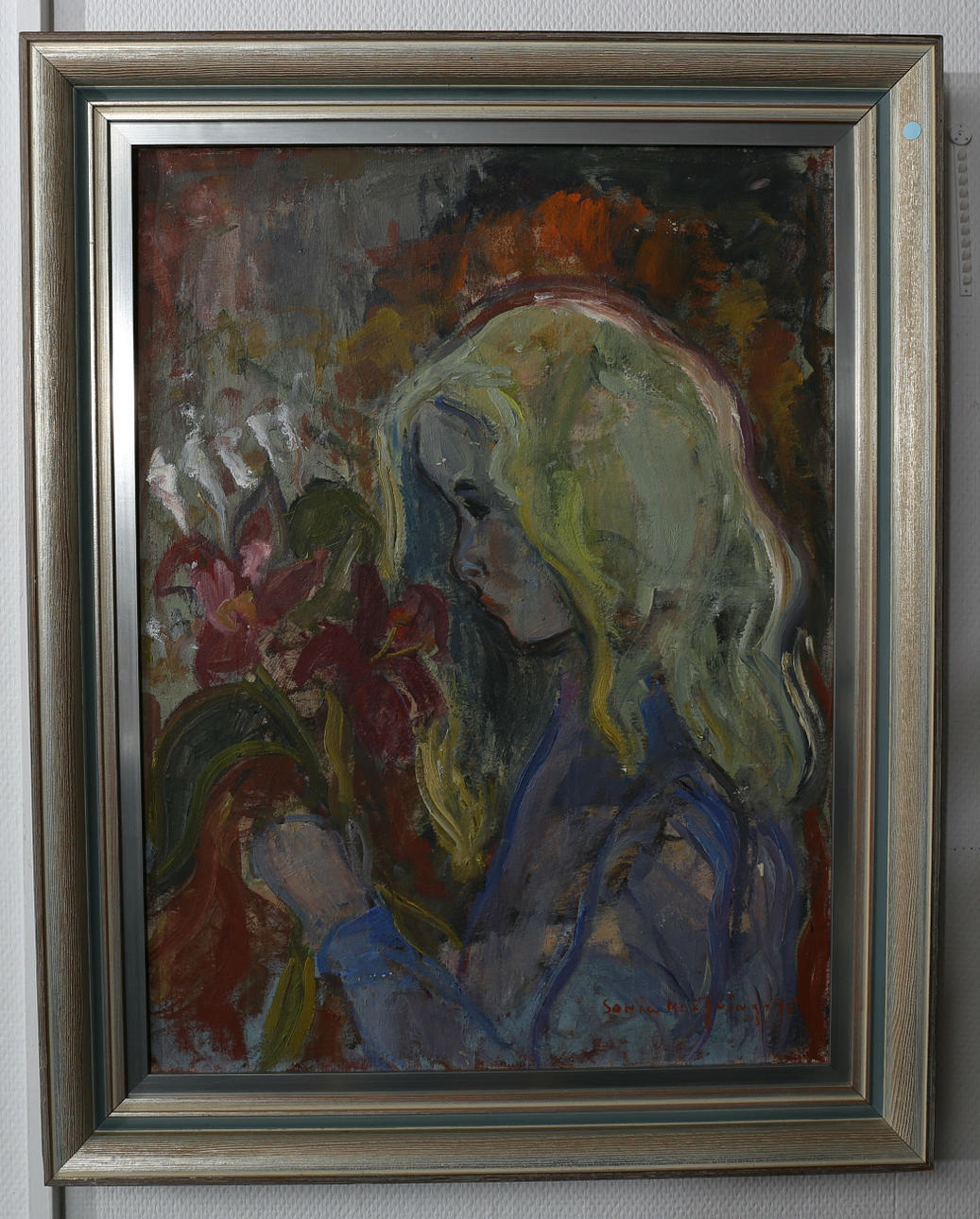 SONJA KLÖFVING. Olja på duk, Flicka med blommor, signerad, daterad -45.