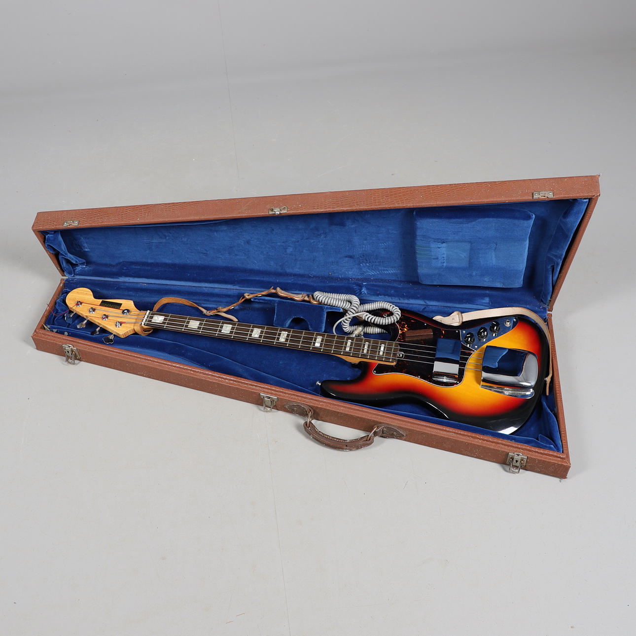 JAPANSK VINTAGE BASGITARR & VINTAGE GITARRFODRAL - MINNS MUSIK.