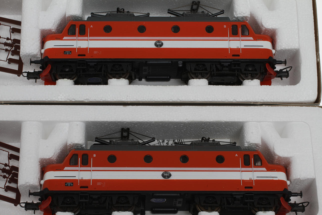 MODELLTÅG LIMA Ra-loket 988 och 992 i originalkartonger.
