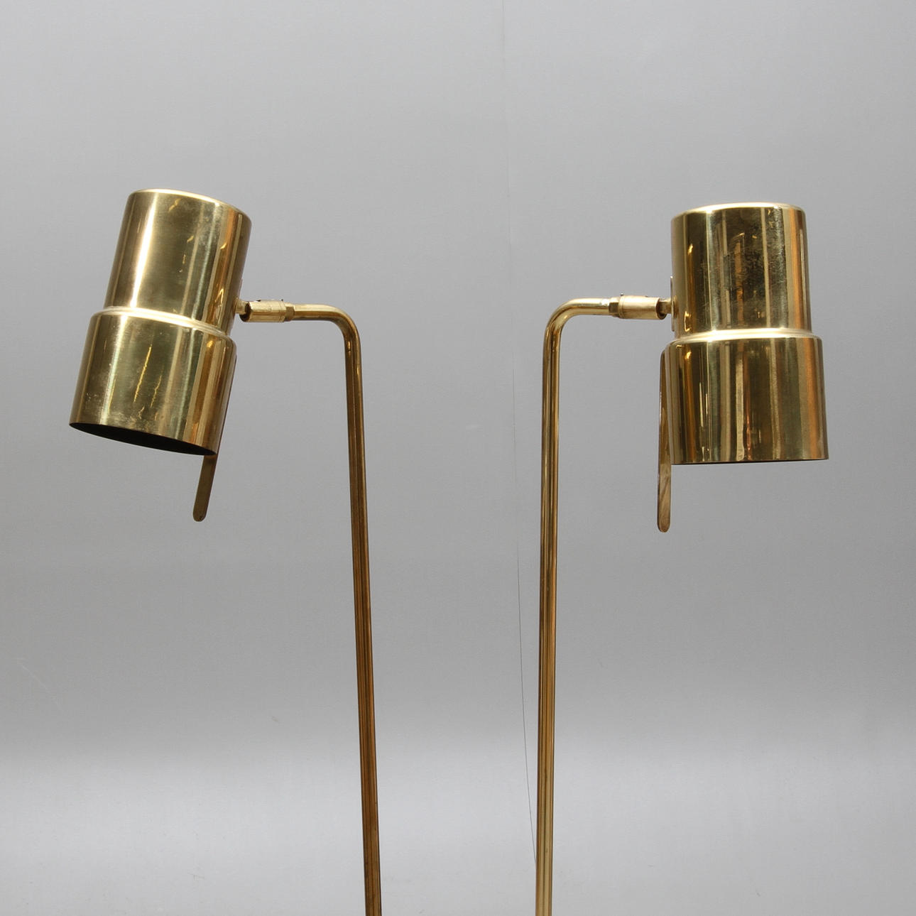 GOLVLAMPOR, 1 par, mässing, Hans-Agne Jakobsson, Markaryd.