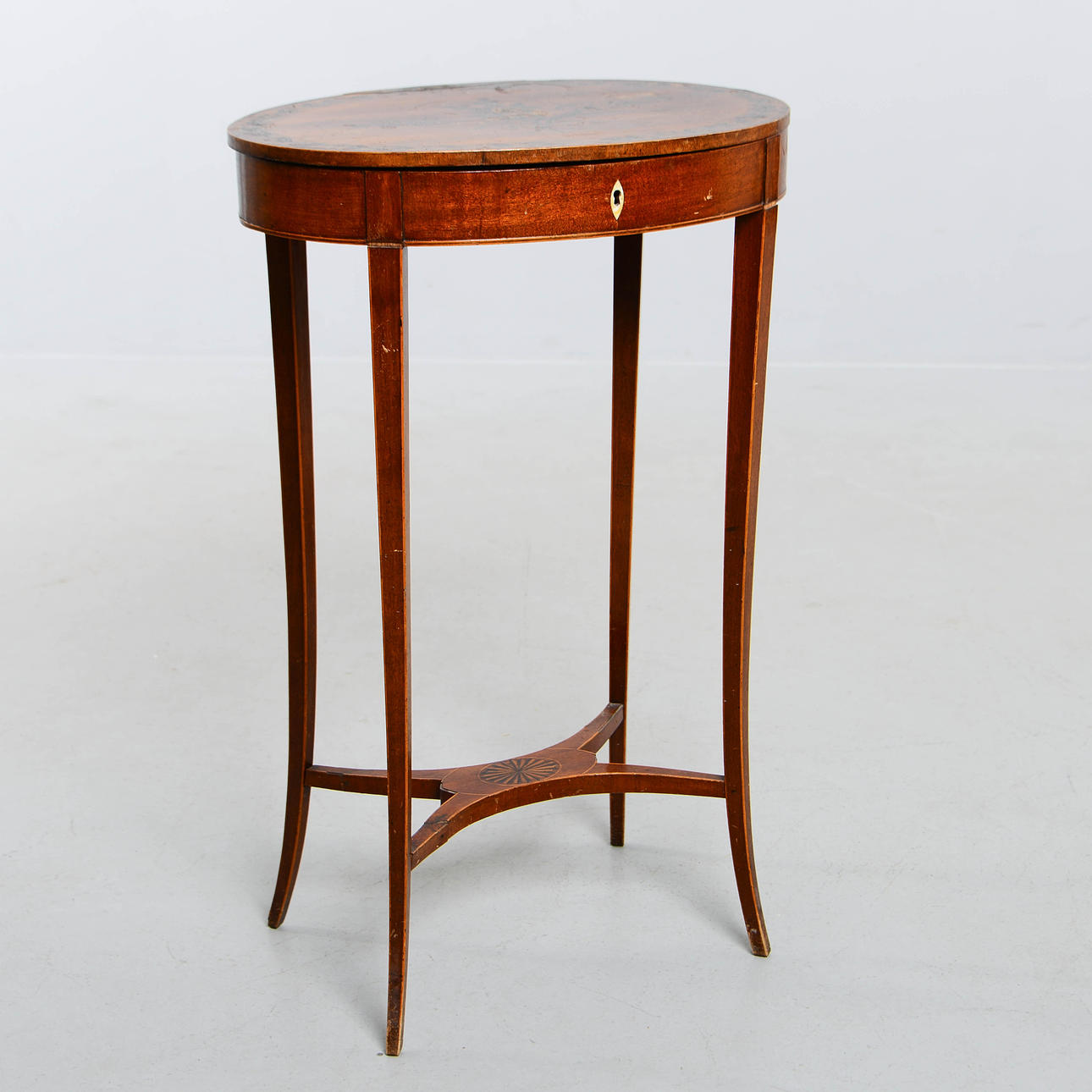 An empire sewing table, 19th century.