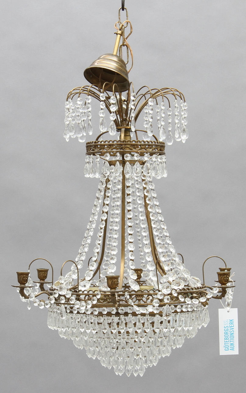 TAKKRONA, Empirestil, 1900-tal, höjd 68 cm.