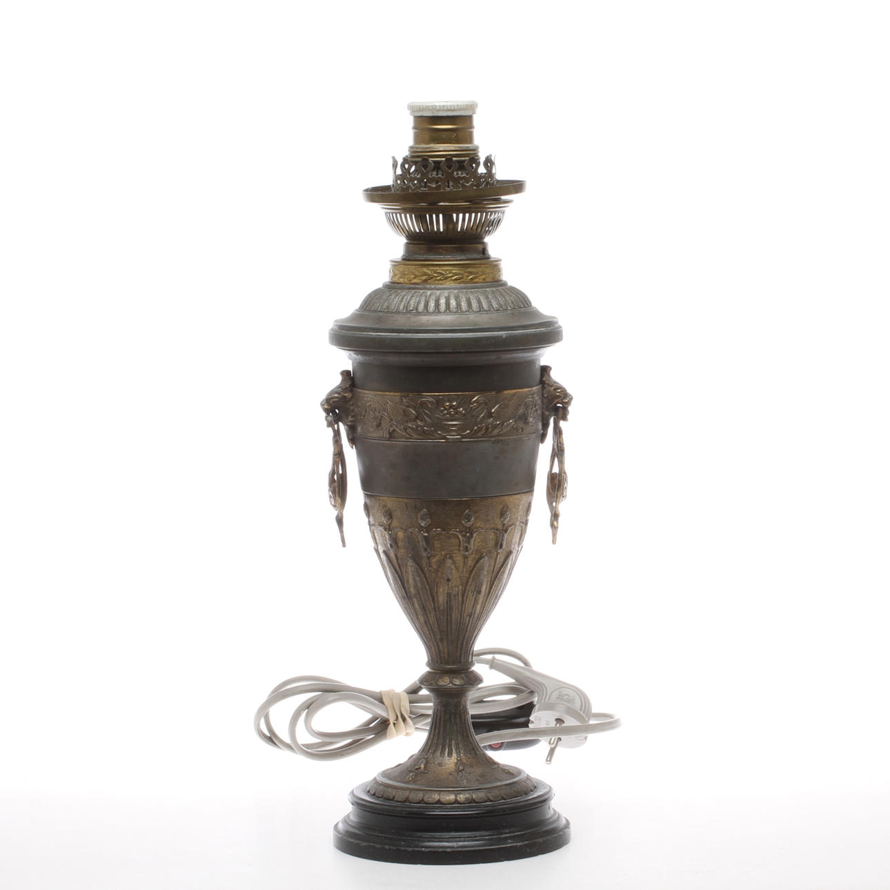 BORDSLAMPA, omarbetad fotogenlampa, metall på stenfot, 1800-tal.