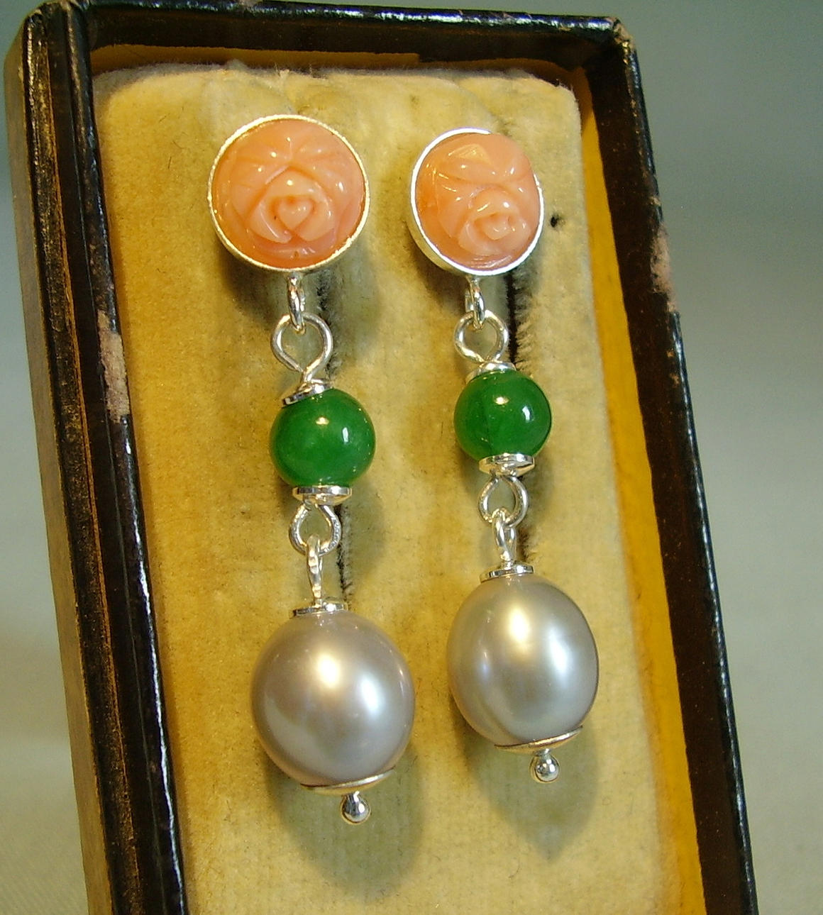 ÖRHÄNGEN, jade, pärlor och silver 925.