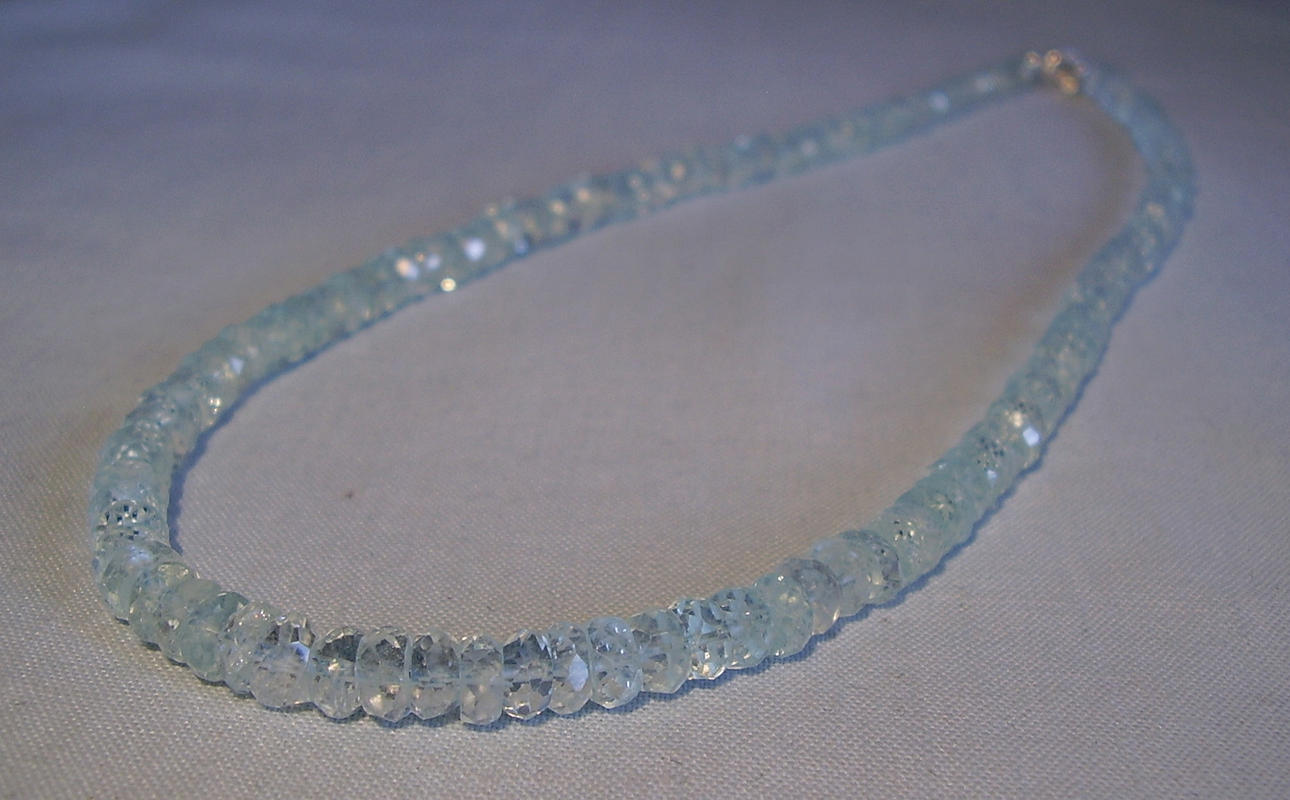 AKVAMARINHALSBAND 102 ct. Testad akvamarin.