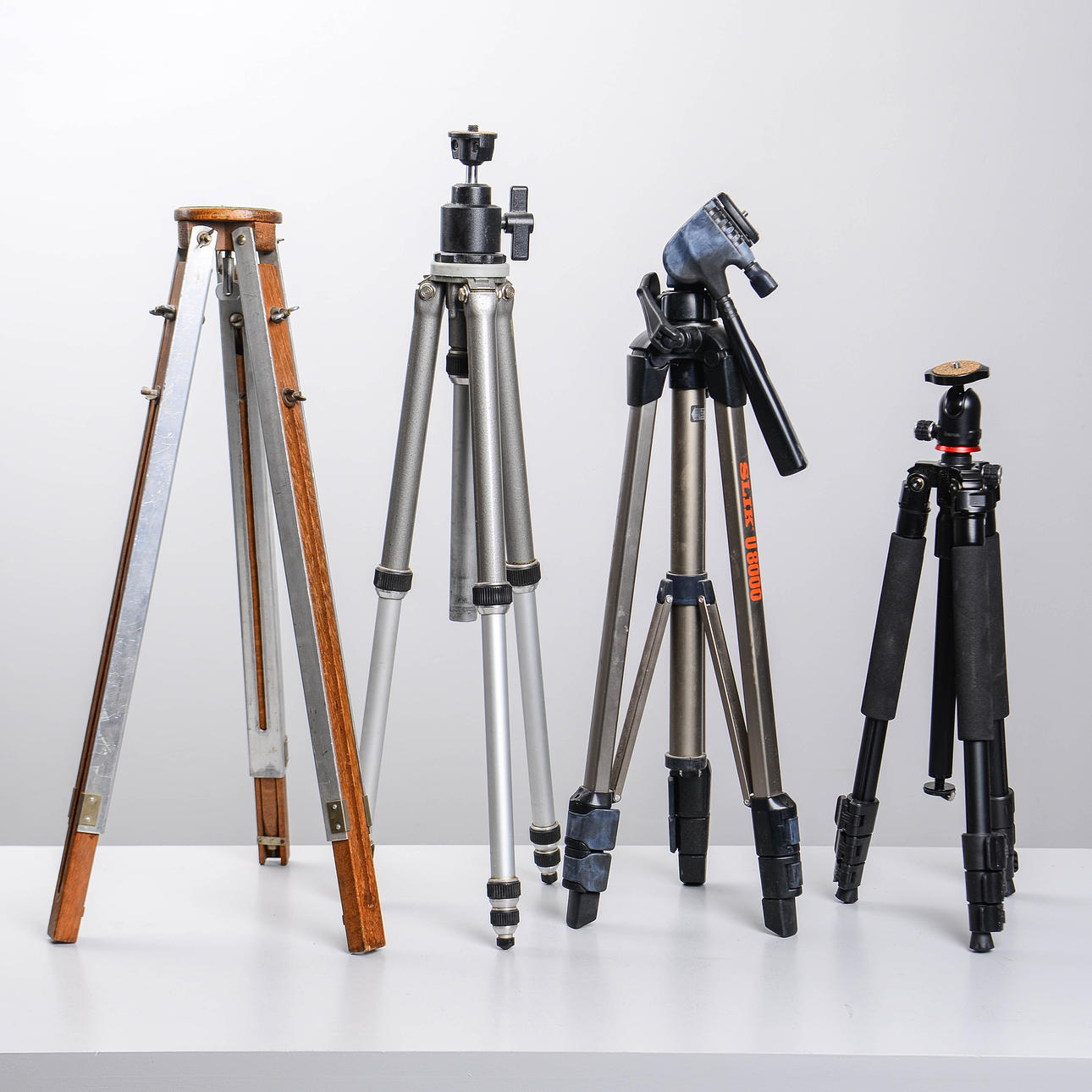 CAMERA TRIPOD, 4 pcs, Hama, Candy, Manfrotto.