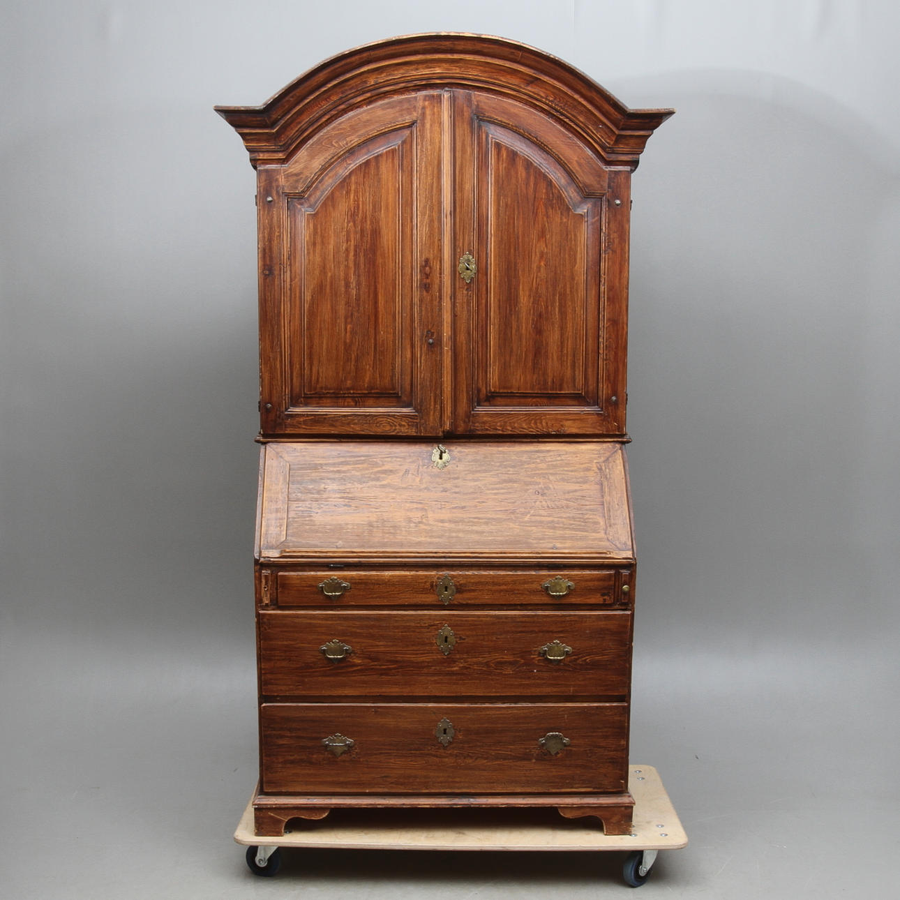 SKRIVSKÅP, omkring 1800.