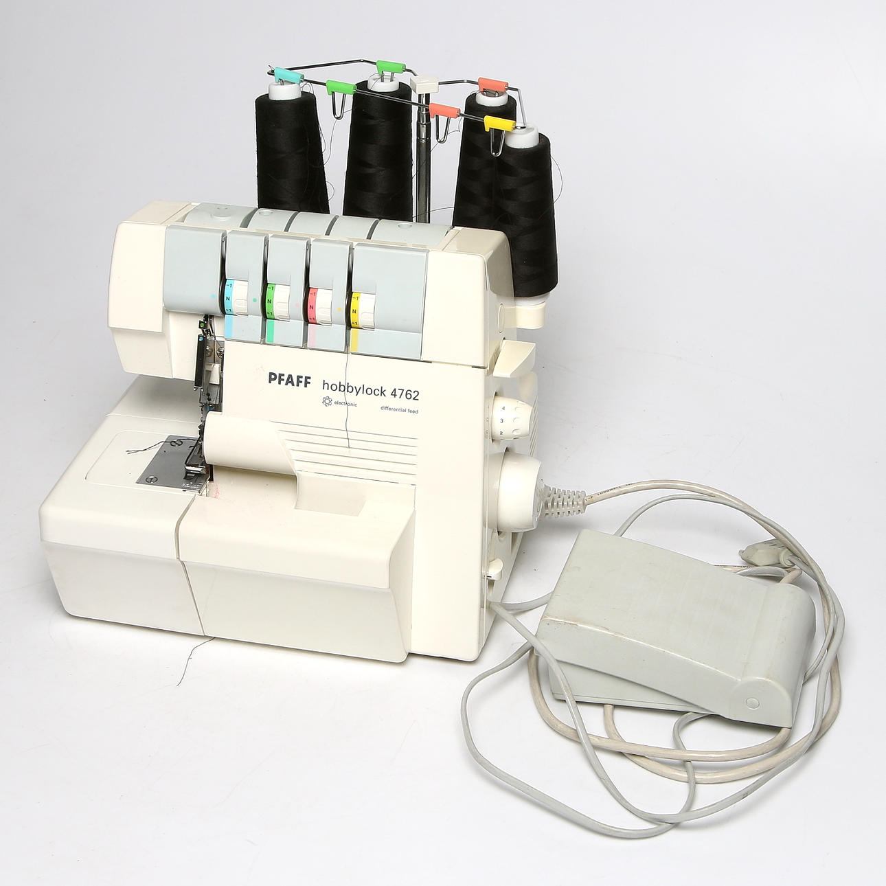 SYMASKIN, "Hobbylock 4762", Pfaff. 1900-tal.