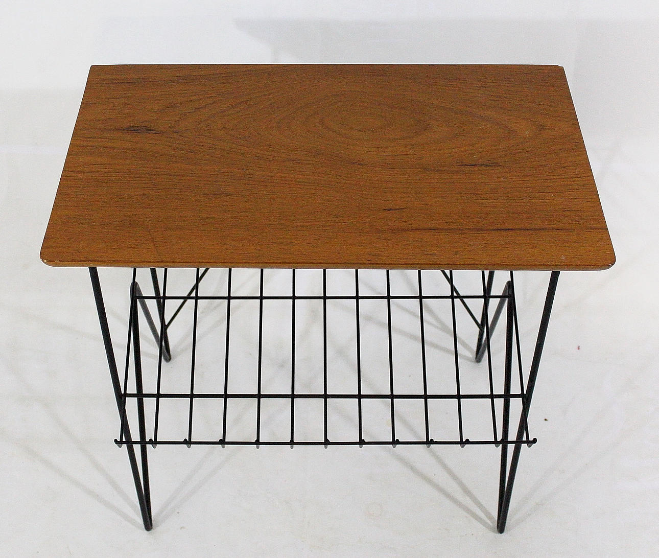 TIDNINGSHYLLA, teak, stringmodell, 1950.