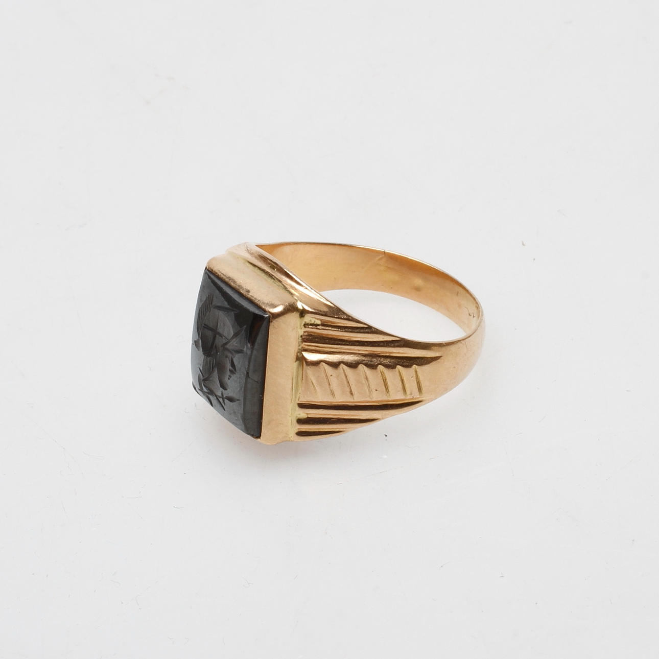 KLACKRING MD STEN, 18k guld, total vikt ca 11,9 gr.