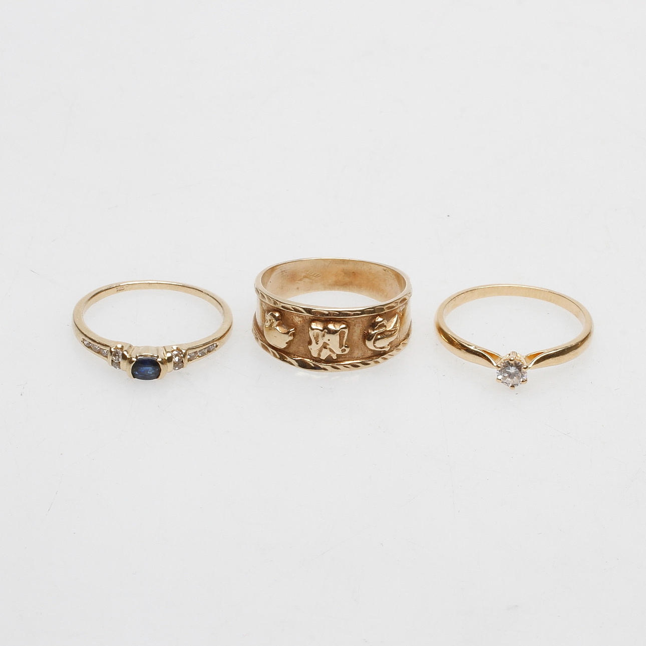 RINGAR, 3 st, 14-18k guld, vikt ca 7,7 gr.