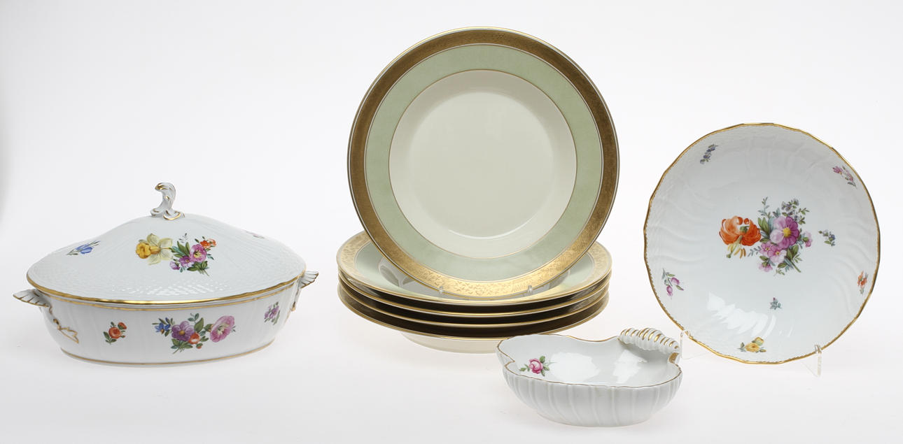 PARTI PORSLIN, 8 delar, bland annat "Sachsisk blomst", Royal Copenhagen.