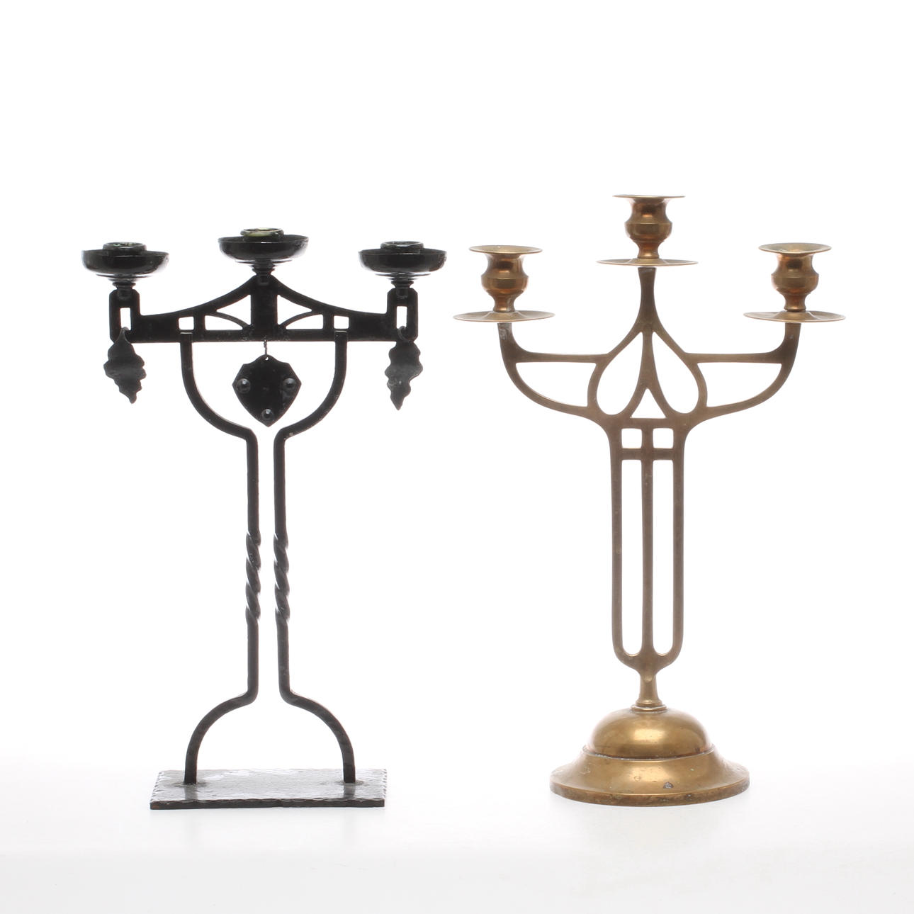 KANDELABRAR, 2 st, smide och mässing, 1900-talets första hälft.