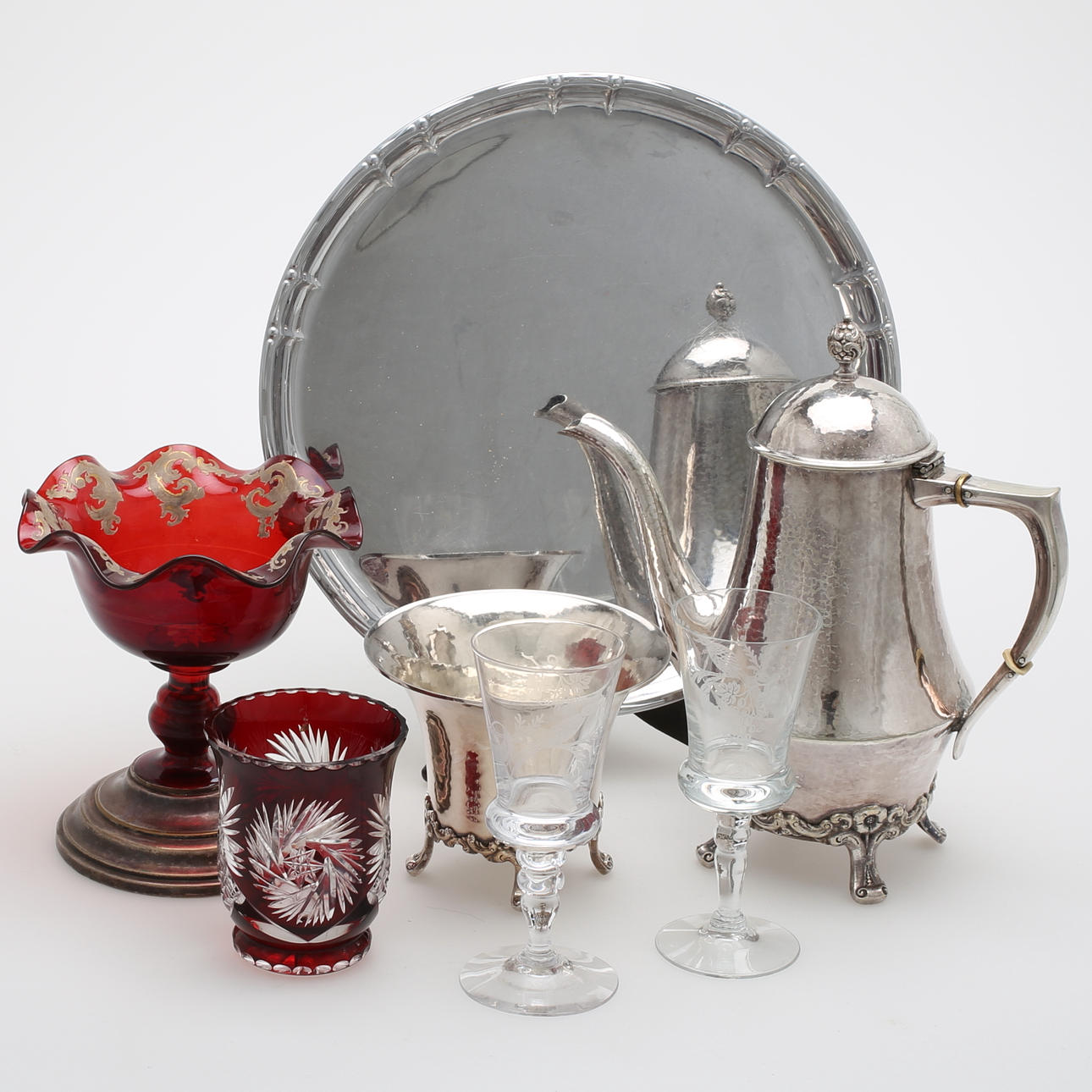 GLAS- och NYSILVERFÖREMÅL, 6 st.