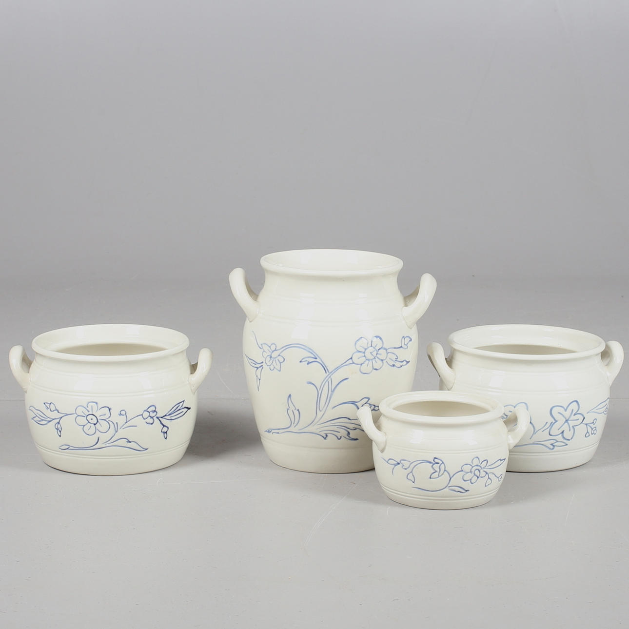 HÄNKELKRUS, 4 st, stengods, tidigt 1900-tal.