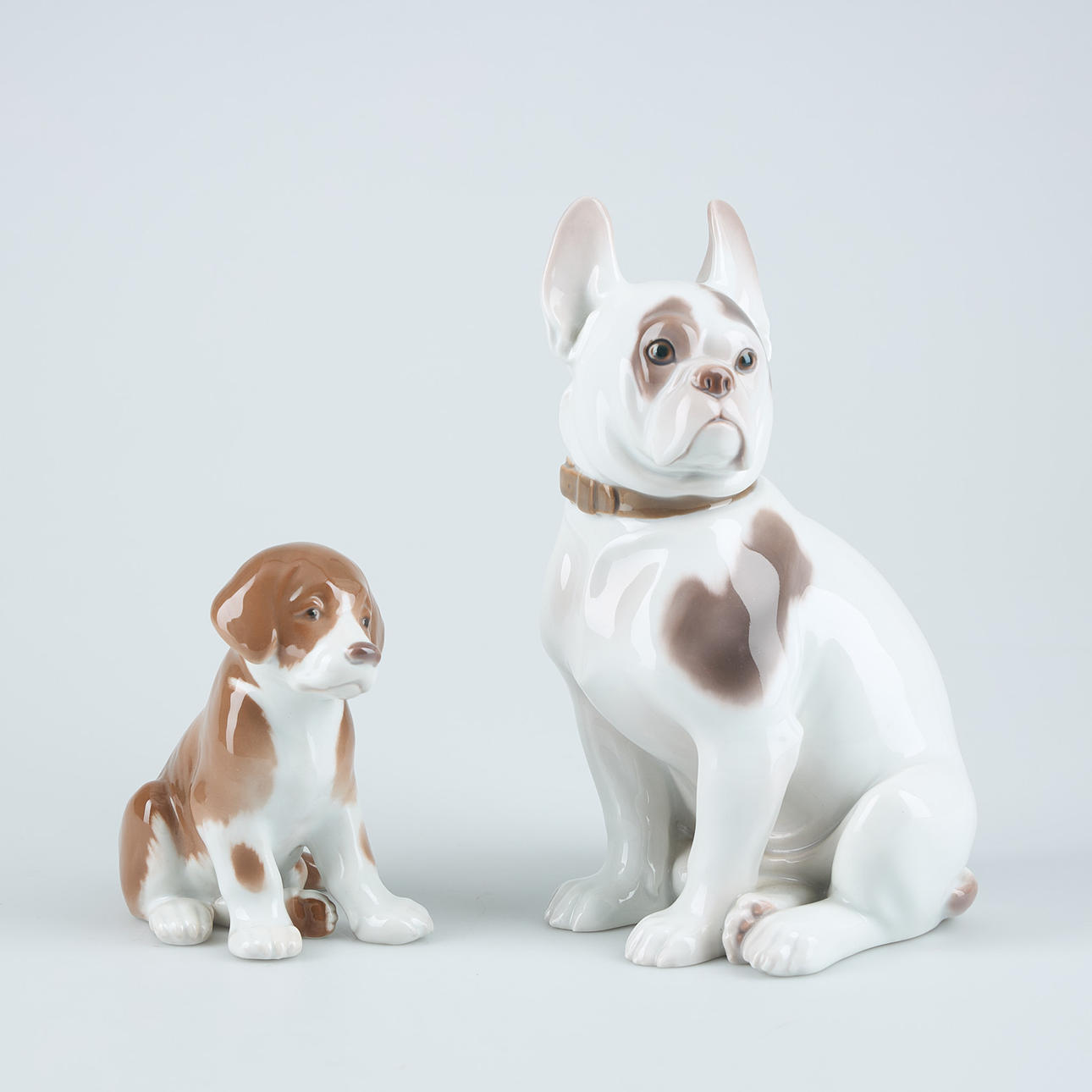 FIGURINER, 2 st, hundar, porslin, Bing & Gröndahl, Danmark.